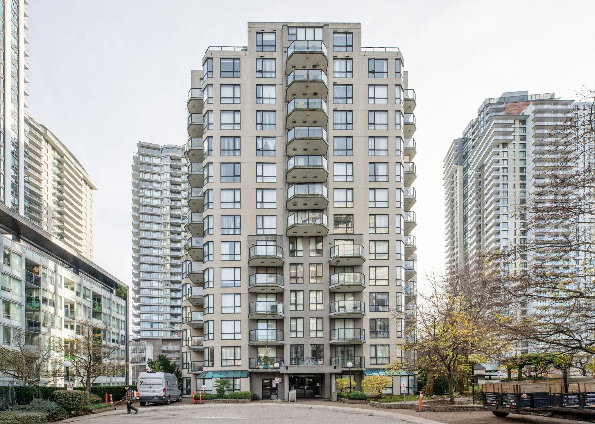 1402 - 828 Agnes Street, New Westminster, V3M 6R4 — photo 1