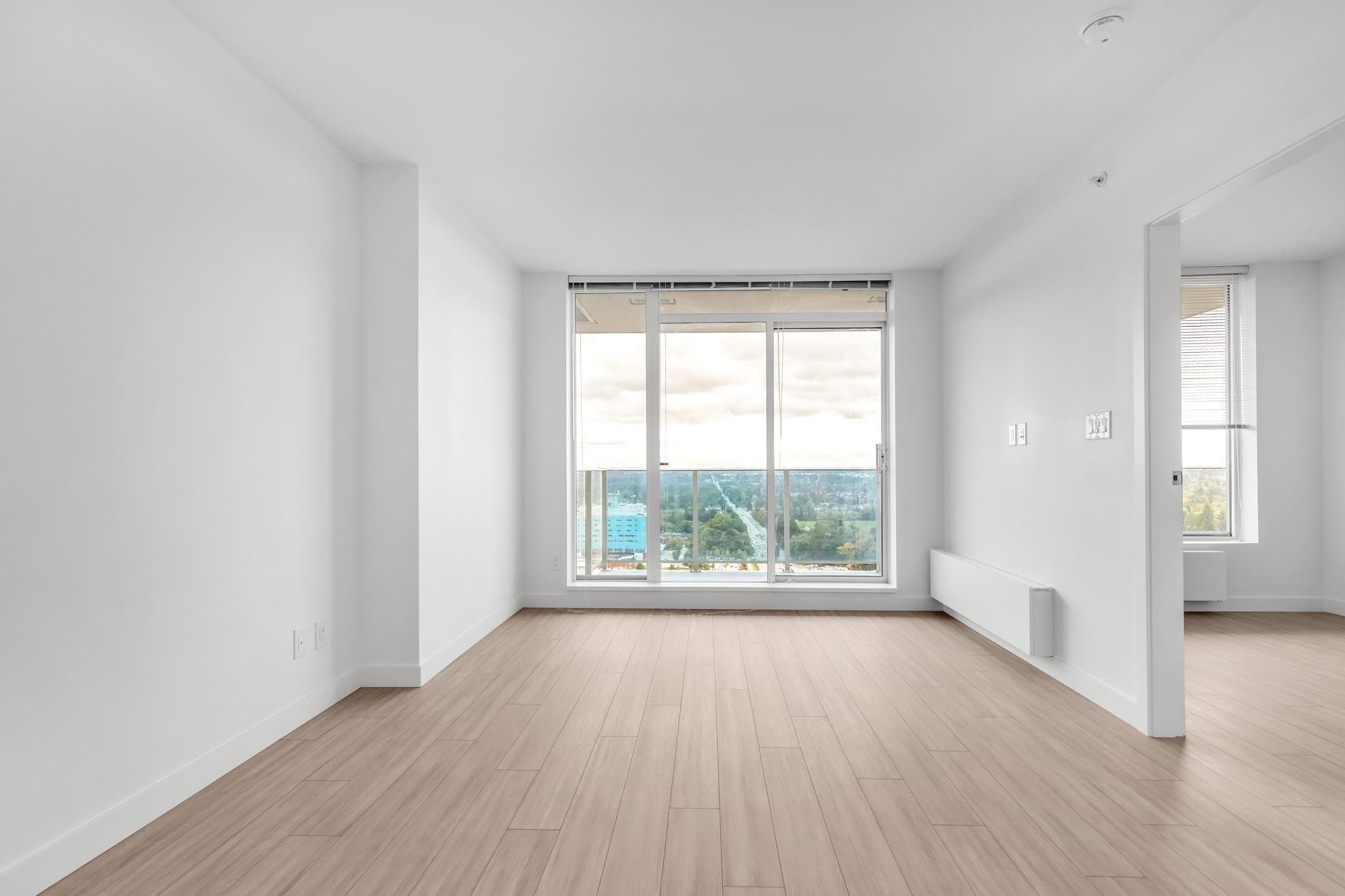 2702 - 13615 Fraser Highway, Surrey, V3T 0P7 — photo 2
