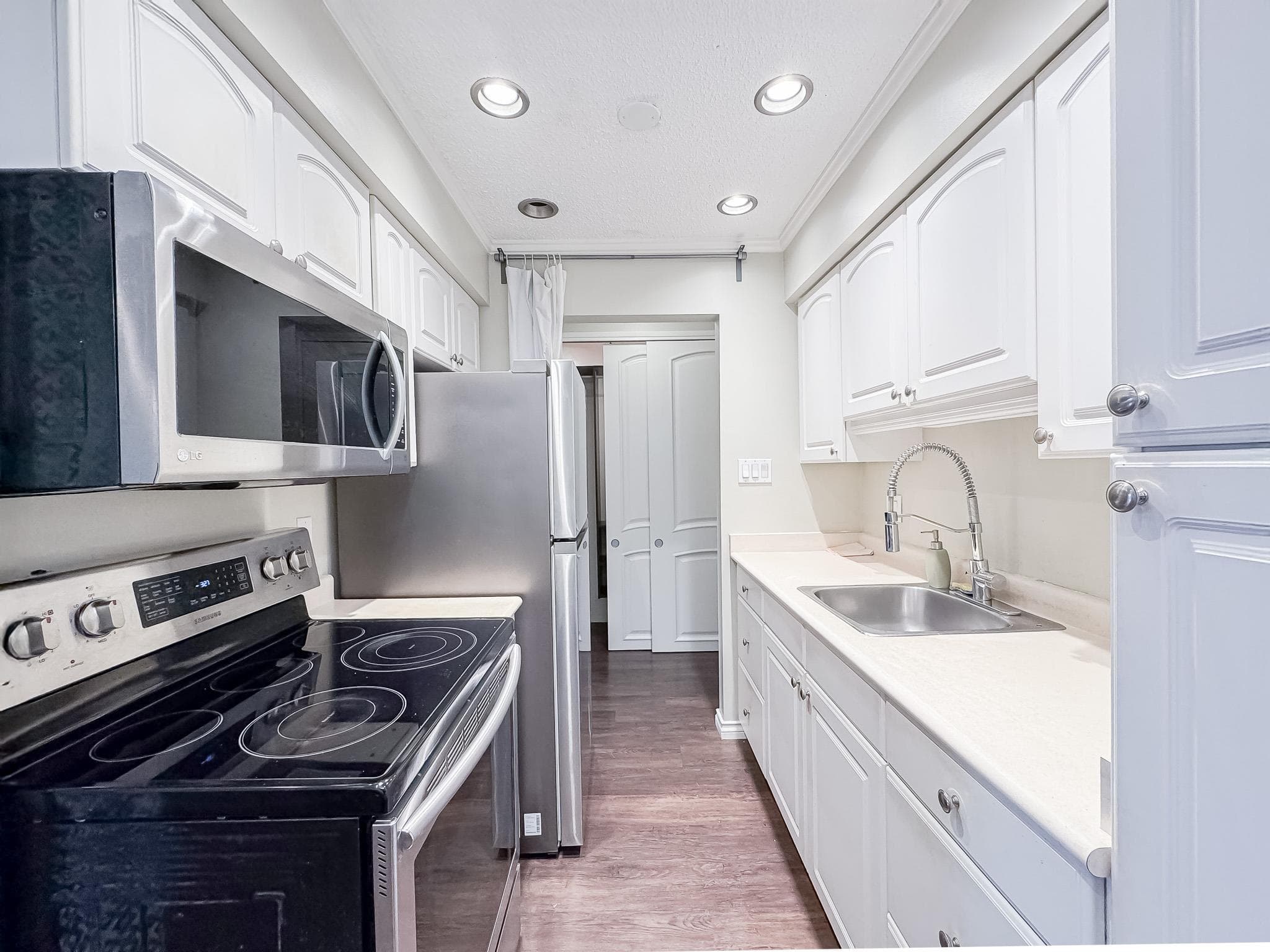 211 - 910 Fifth Avenue, New Westminster, V3M 1Y2 — photo 4