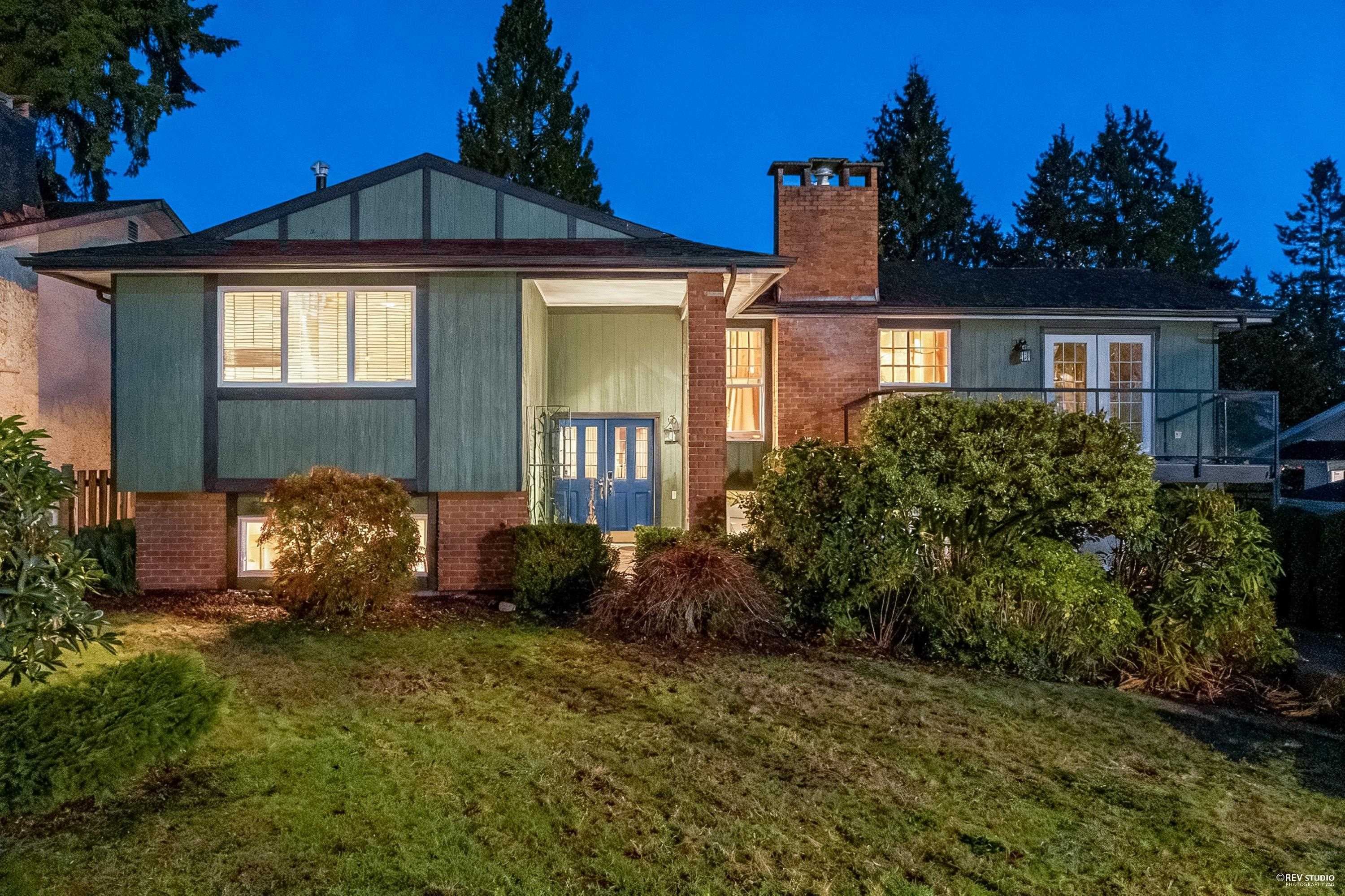 2731 Daybreak Avenue, Coquitlam, V3C 2E8 — photo 2
