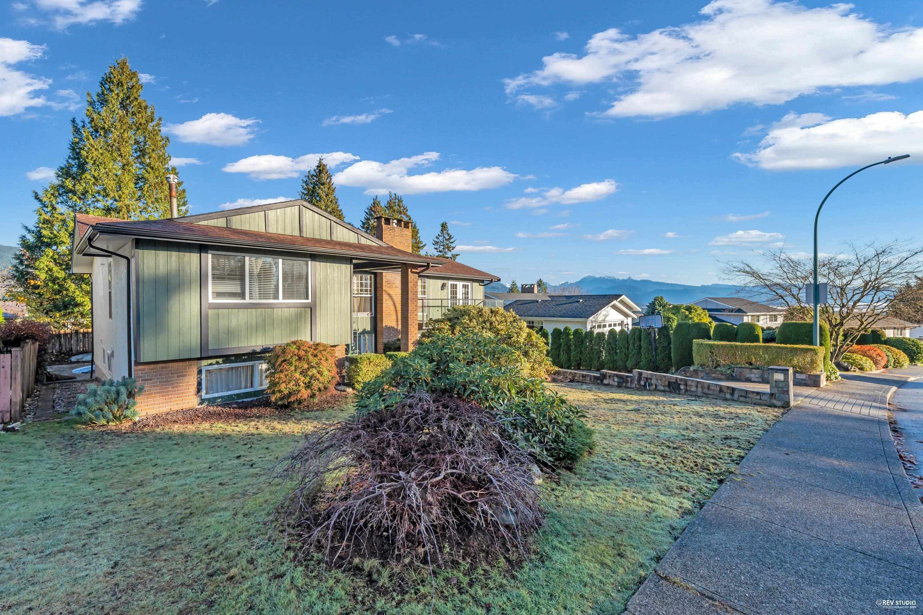 2731 Daybreak Avenue, Coquitlam, V3C 2E8 — photo 3