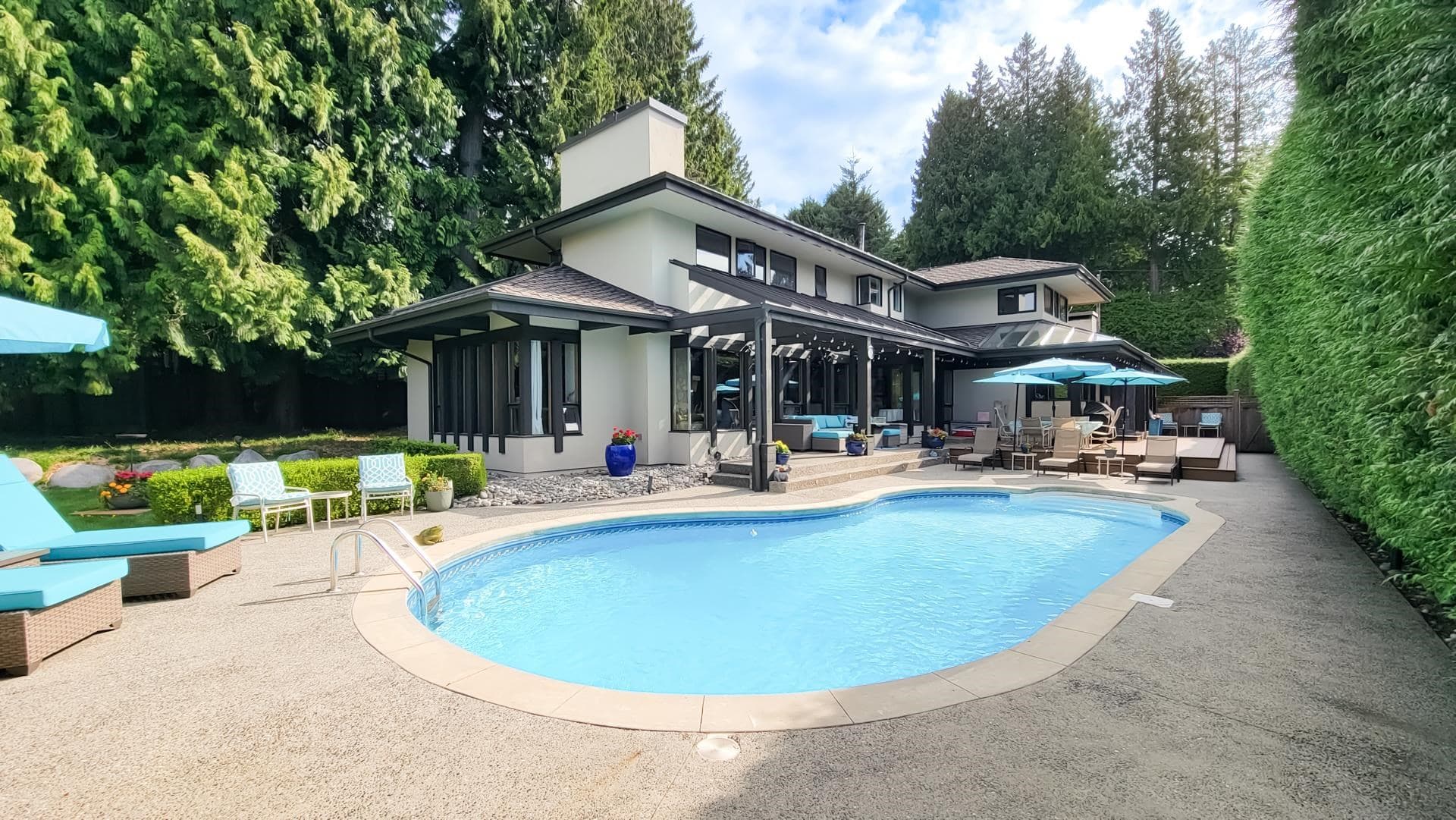 418 Walker Street, Coquitlam, V3K 4E3 — photo 2