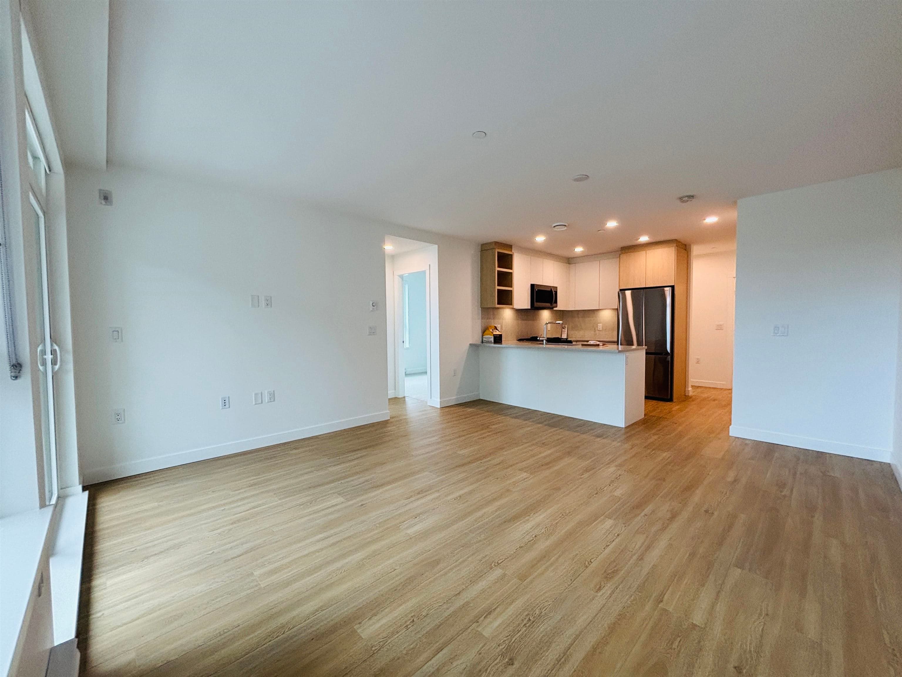 201 - 723 Grover Avenue, Coquitlam, V3J 4G2 — photo 3