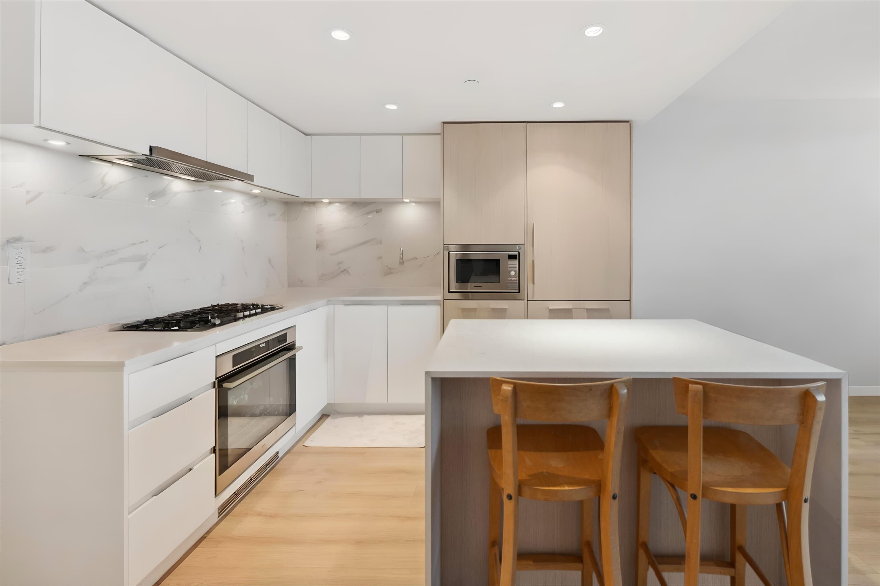 805 - 1500 Fern Street, North Vancouver, V7J 0E6 — photo 2