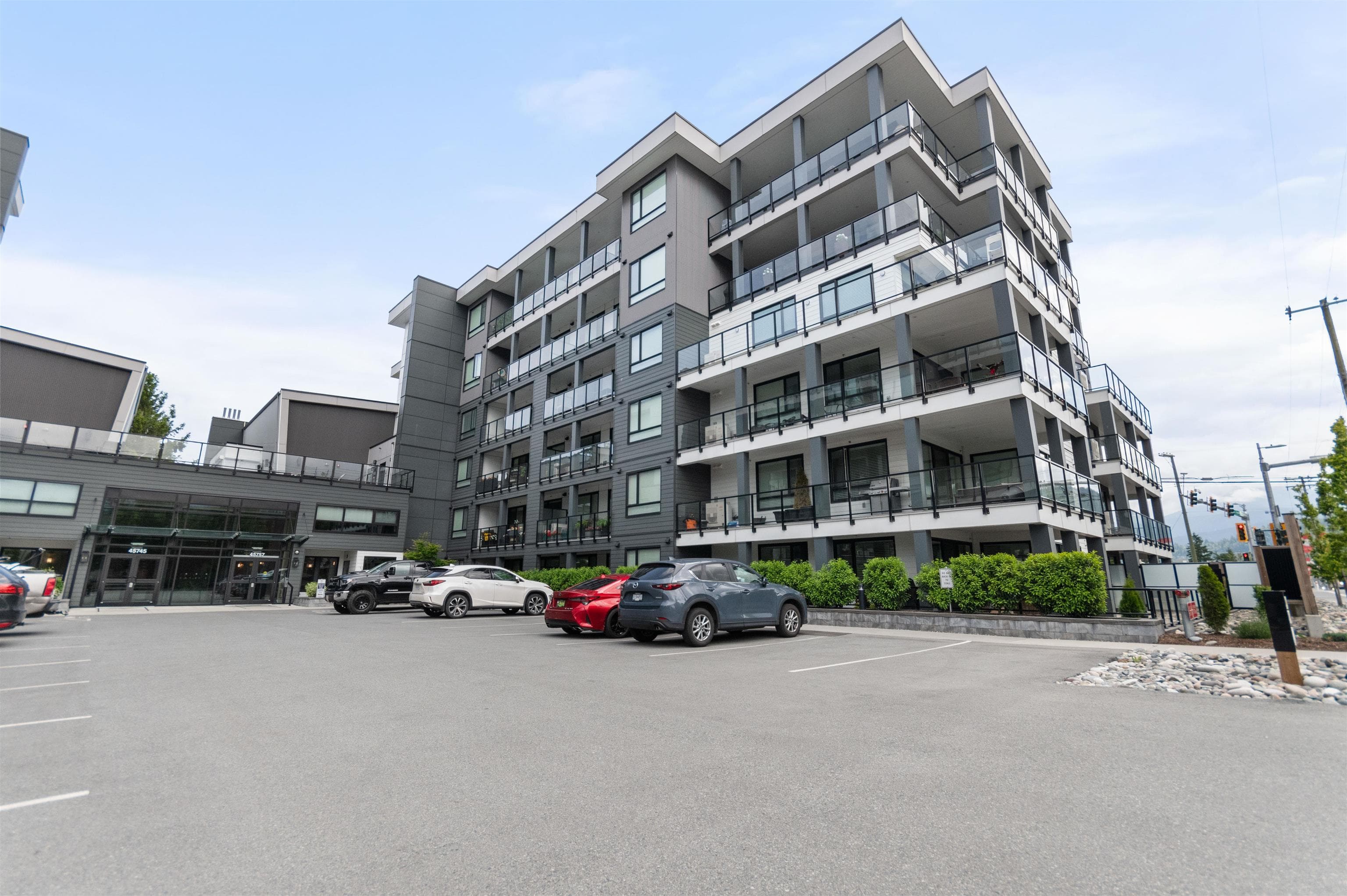 208 - 45745 Watson Road, Chilliwack, V2R 6K3 — photo 3