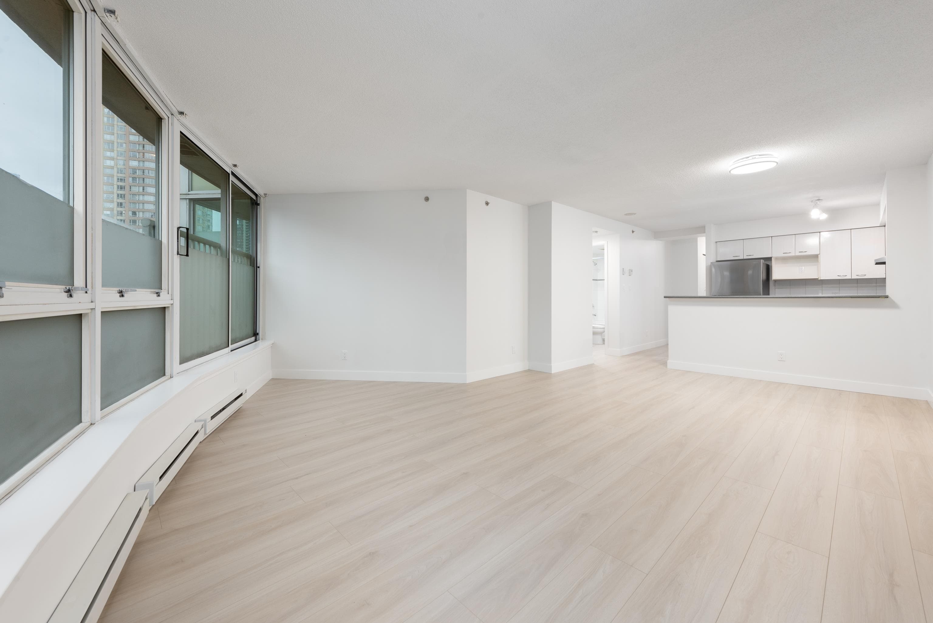 608 - 6088 Willingdon Avenue, Burnaby, V5H 4V2 — photo 2