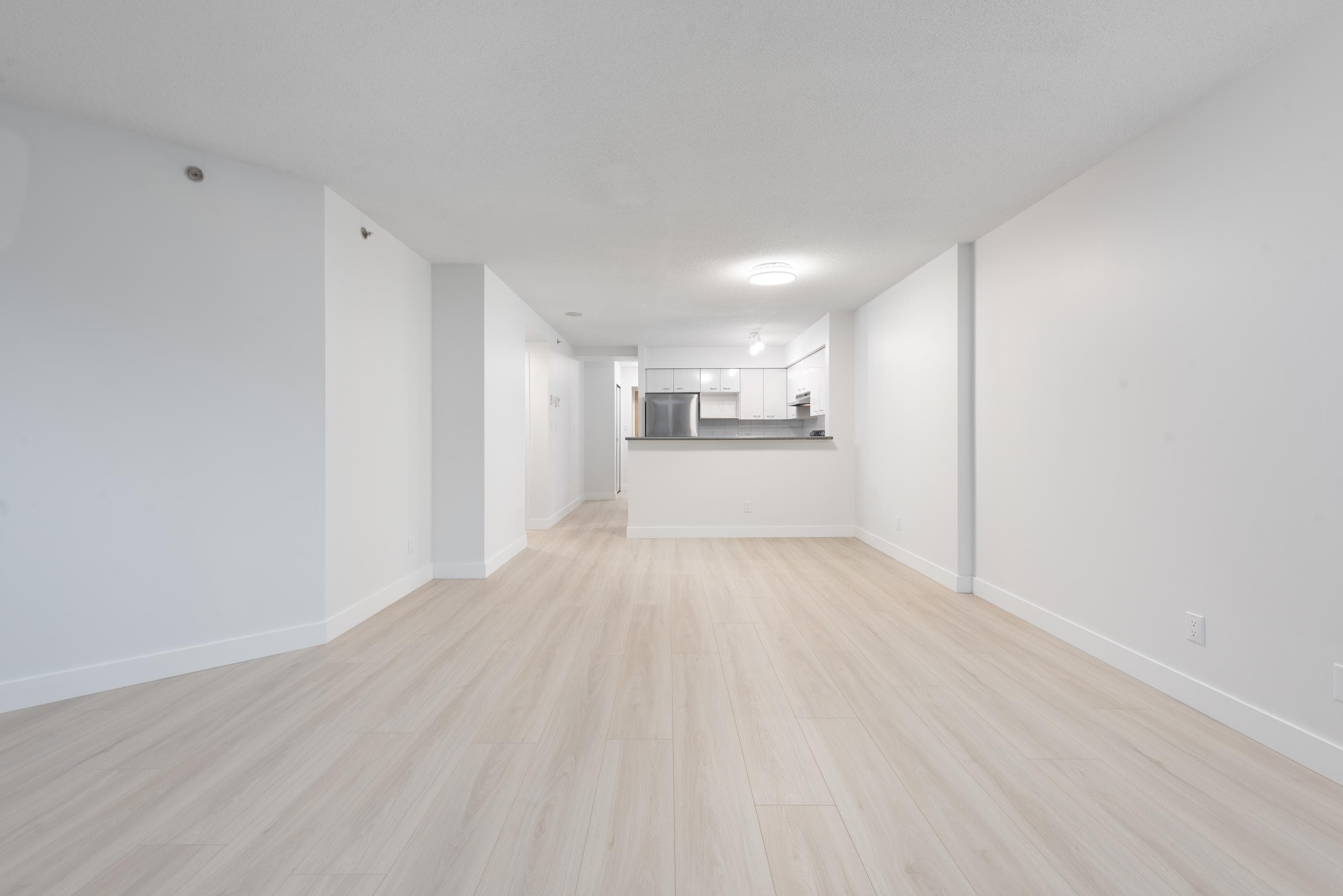 608 - 6088 Willingdon Avenue, Burnaby, V5H 4V2 — photo 4