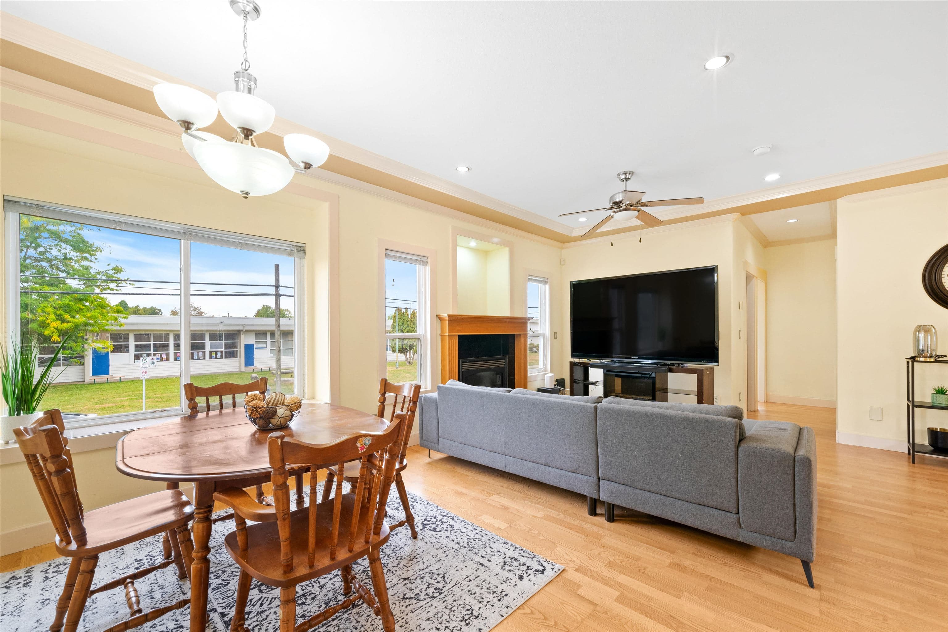 3806 Pine Street, Burnaby, V5G 1Z2 — photo 5