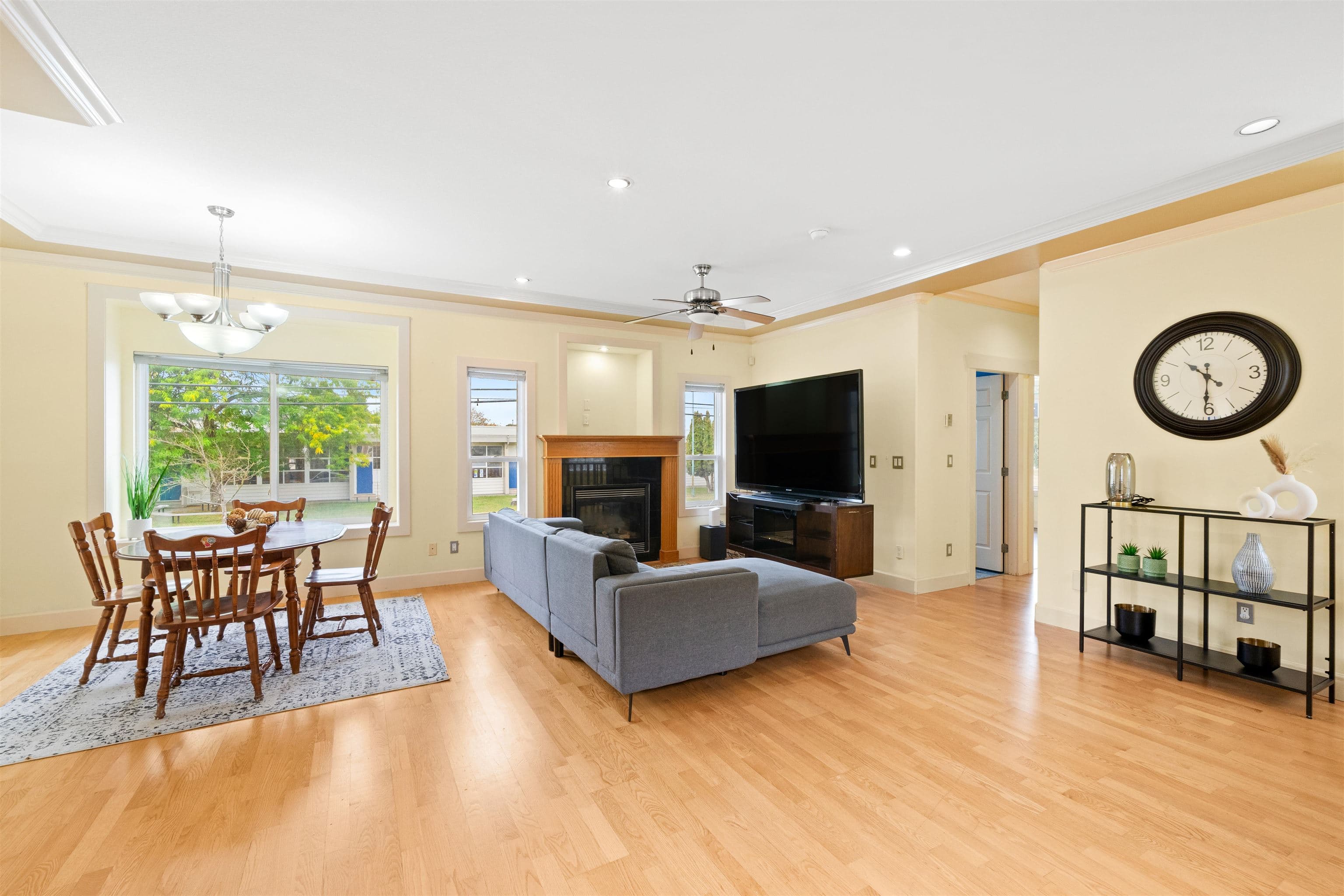 3806 Pine Street, Burnaby, V5G 1Z2 — photo 4