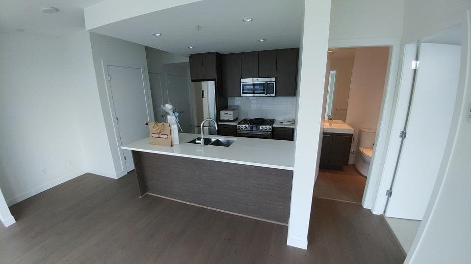 801 - 9060 University Crescent, Burnaby, V5A 0E1 — photo 3