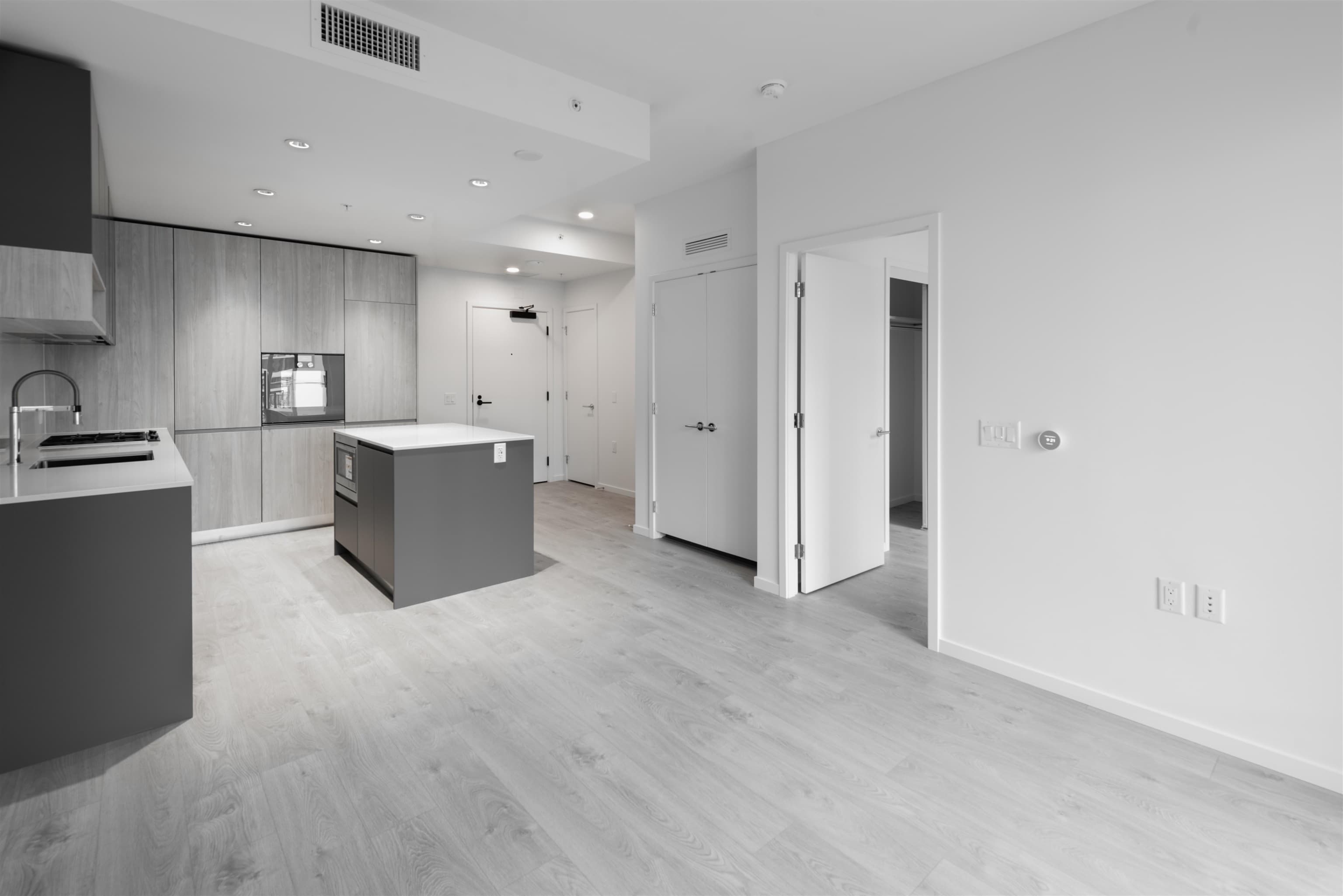 566 - 6600 Minoru Boulevard, Richmond, V6Y 0N3 — photo 5