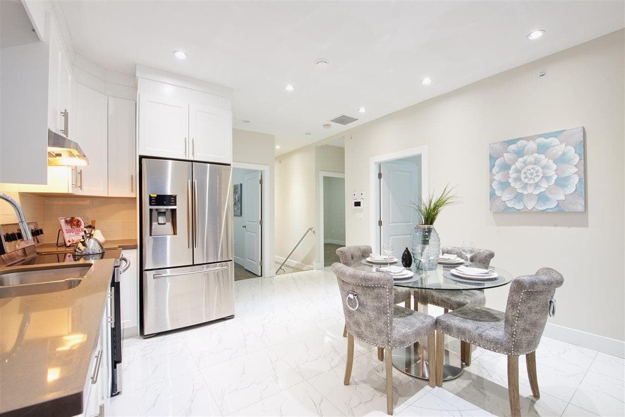 215 E 64th Avenue, Vancouver