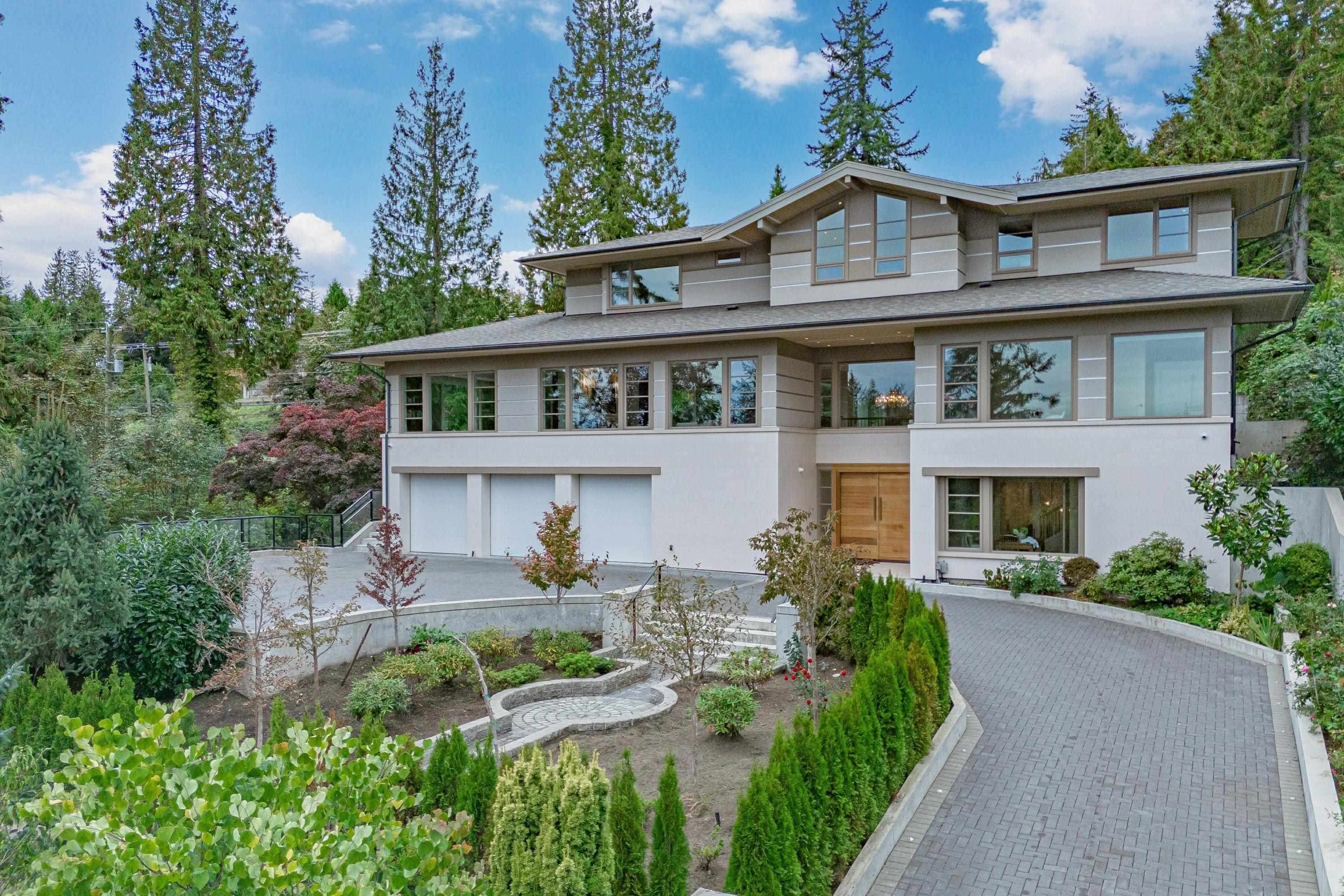 565 Robin Hood Road, West Vancouver