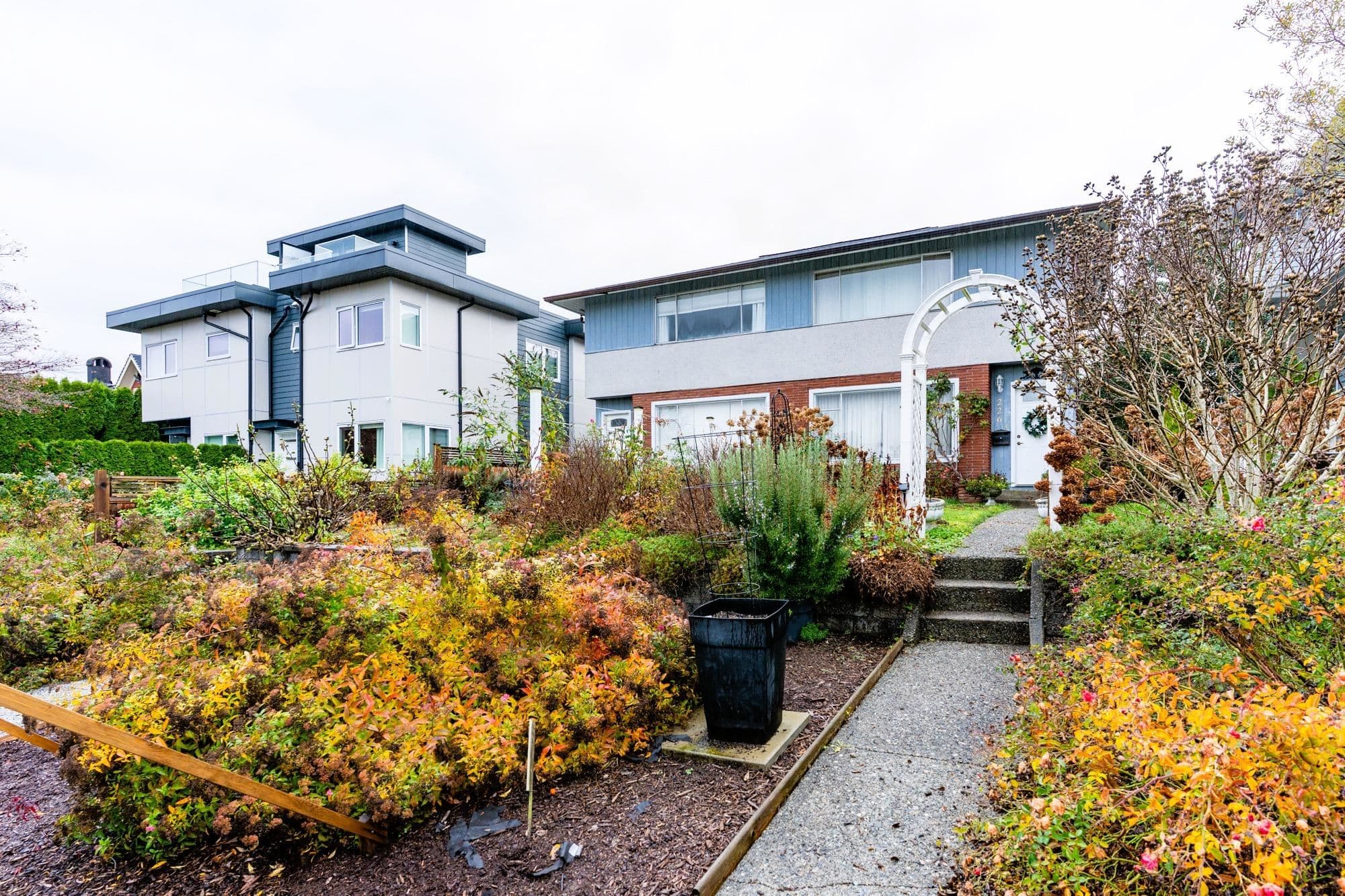 226-228 W 5th Street, North Vancouver, V7M 1K1 — photo 5