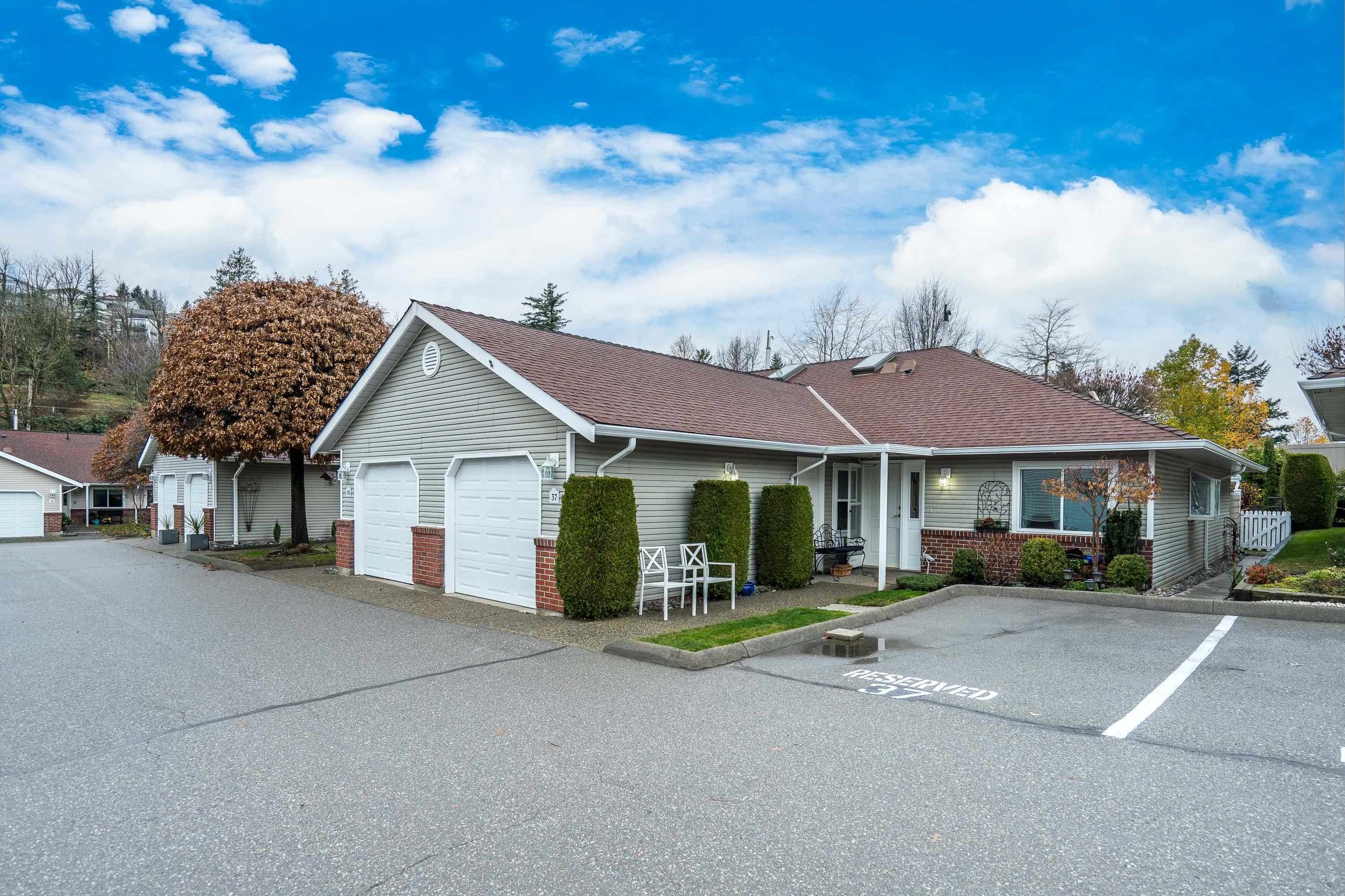 37 - 2081 Winfield Drive, Abbotsford, V3G 1C7 — photo 1