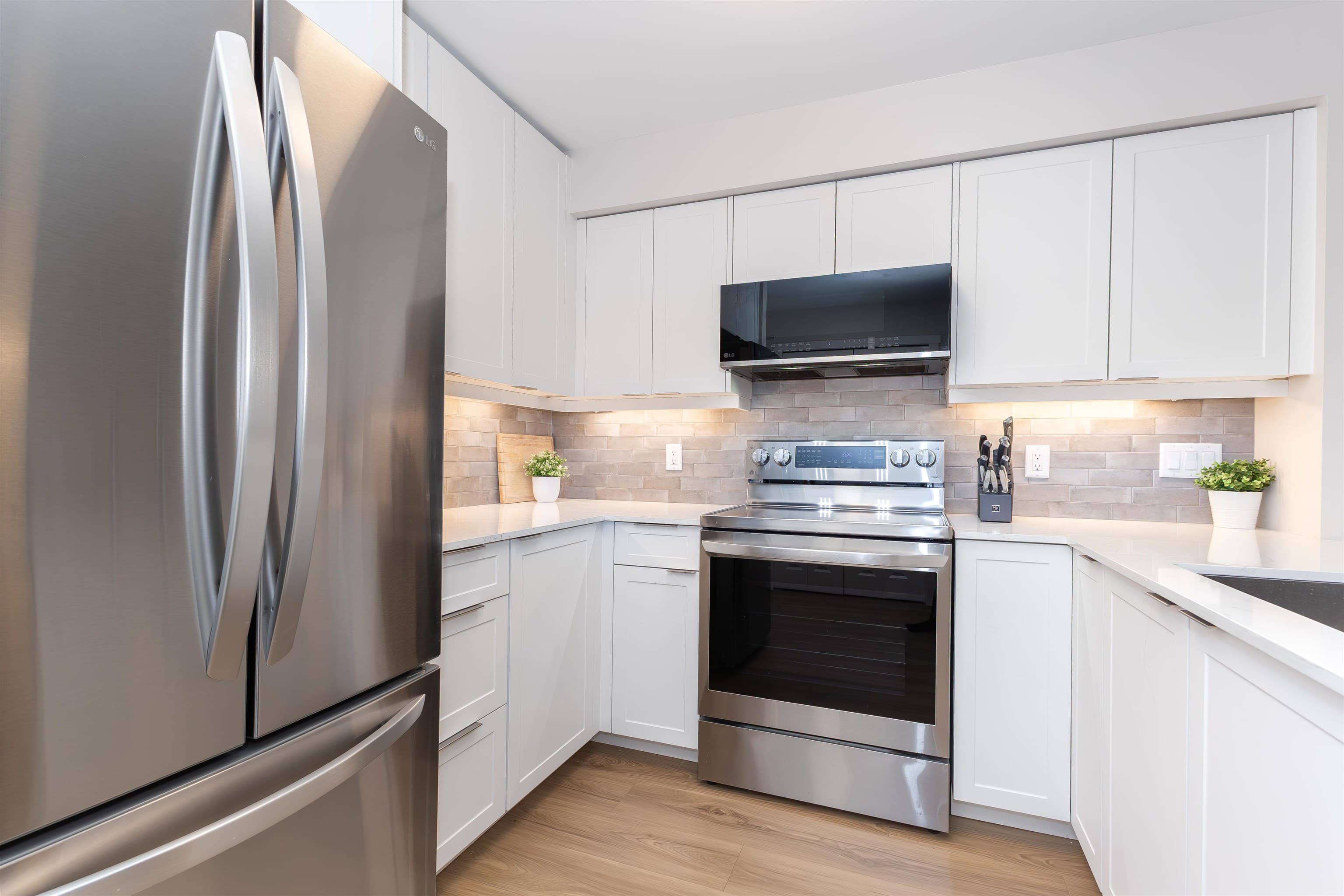210 - 808 Sangster Place, New Westminster, V3L 5W3 — photo 4