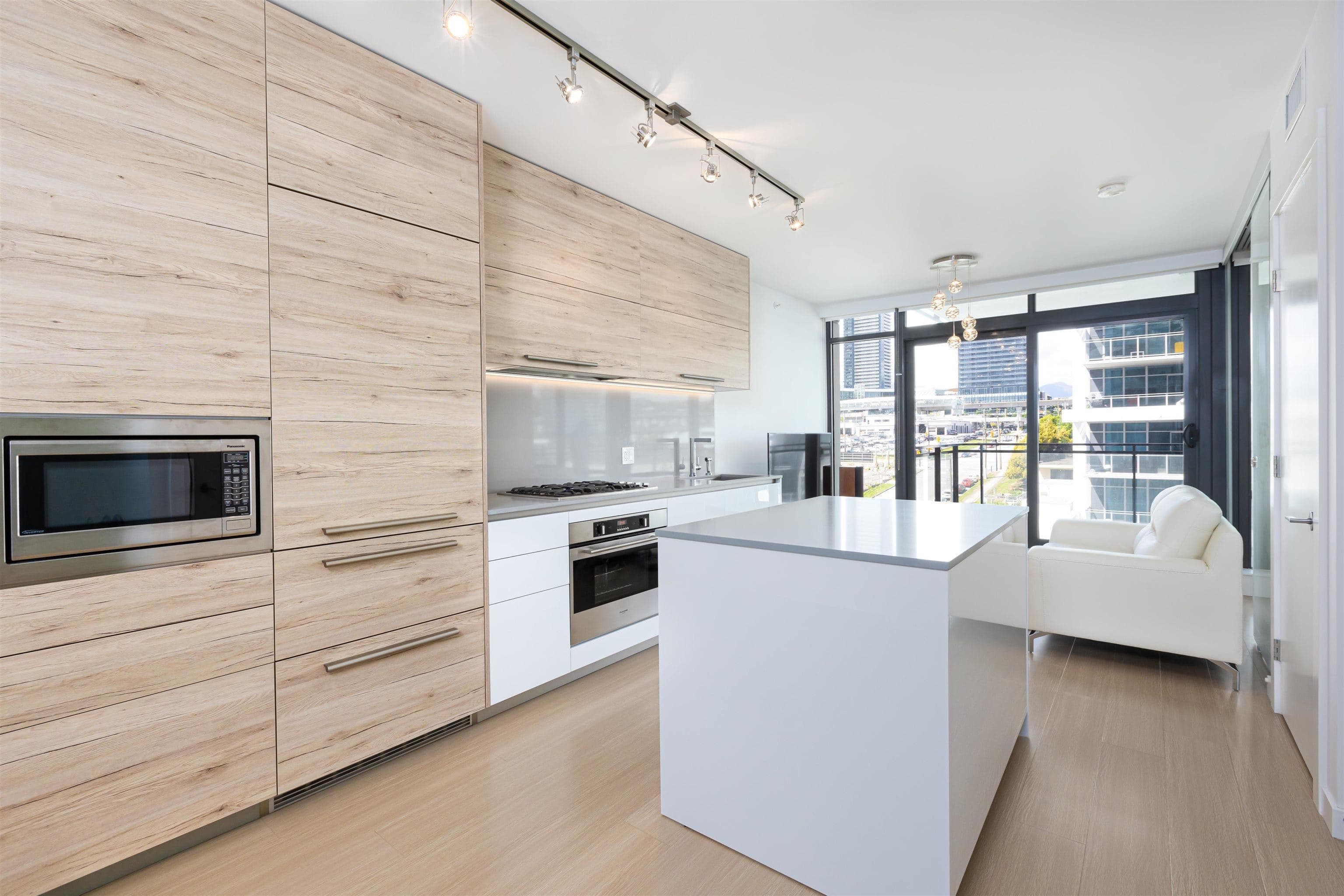 809 - 2378 Alpha Avenue, Burnaby, V5C 0K2 — photo 2