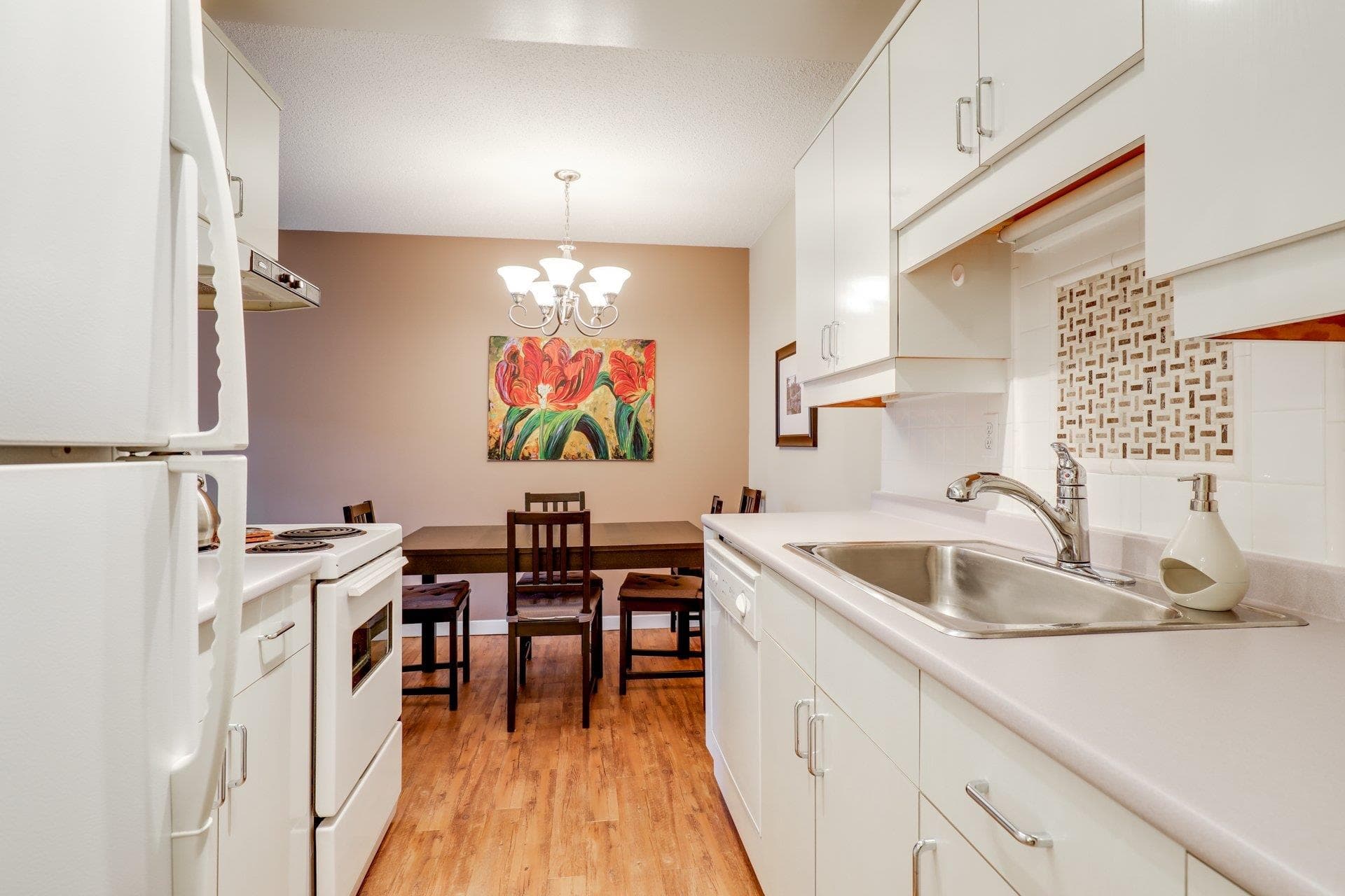 302 - 330 E 1st Street, North Vancouver, V7L 1B5 — photo 2