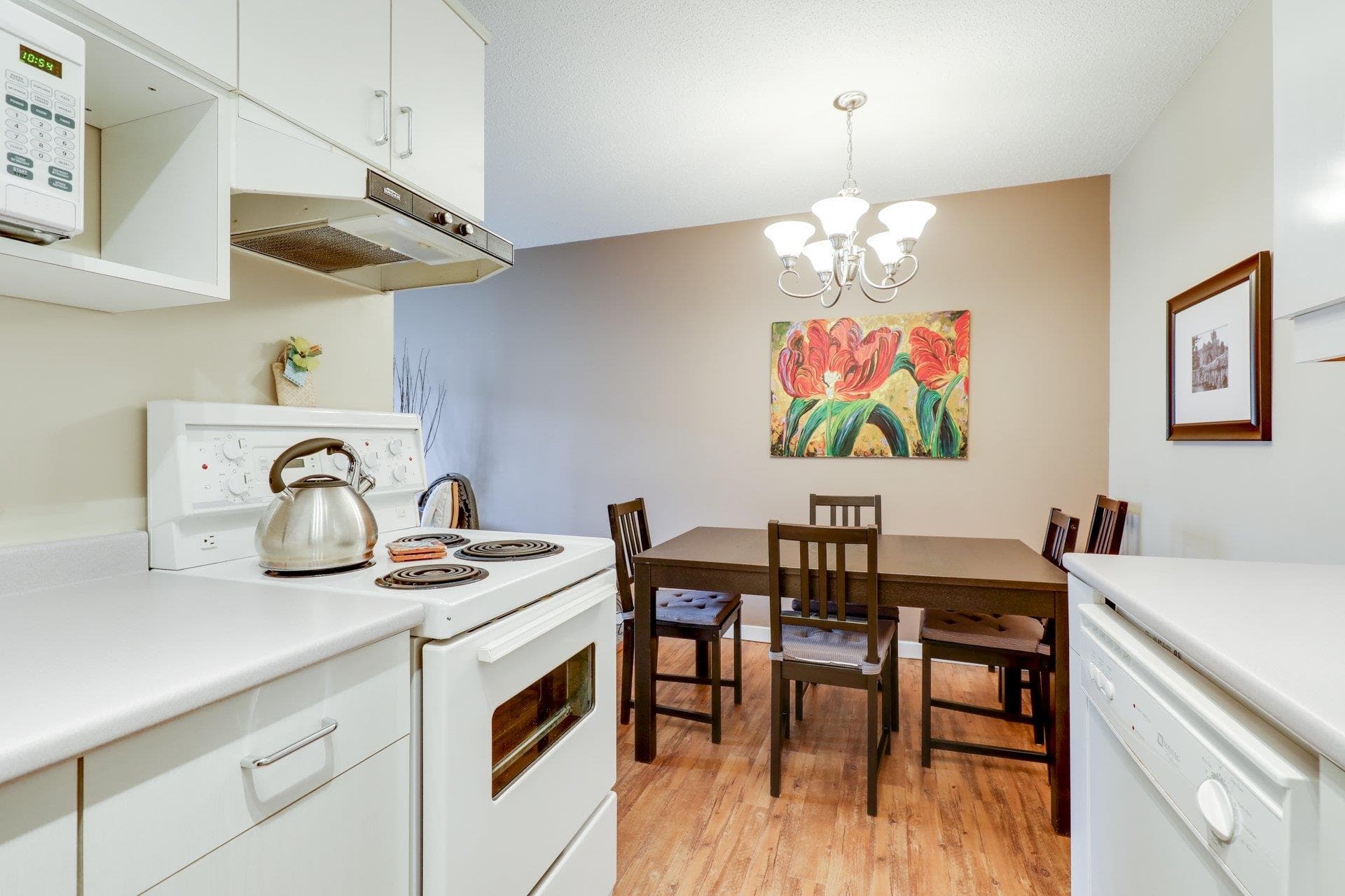 302 - 330 E 1st Street, North Vancouver, V7L 1B5 — photo 3