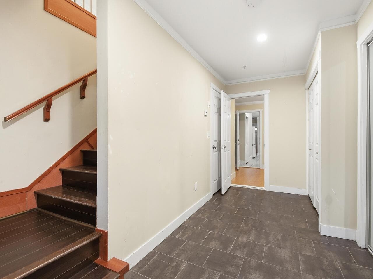 3235 Fox Street, Port Coquitlam, V3C 3K9 — photo 2