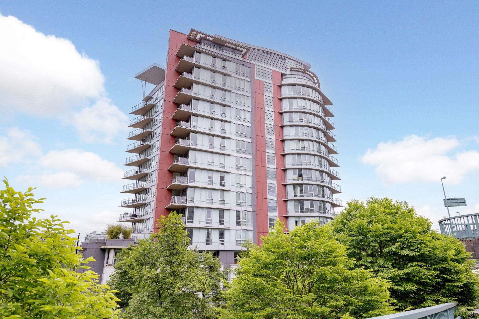 803 - 980 Cooperage Way, Vancouver, V6B 0C3 — photo 2