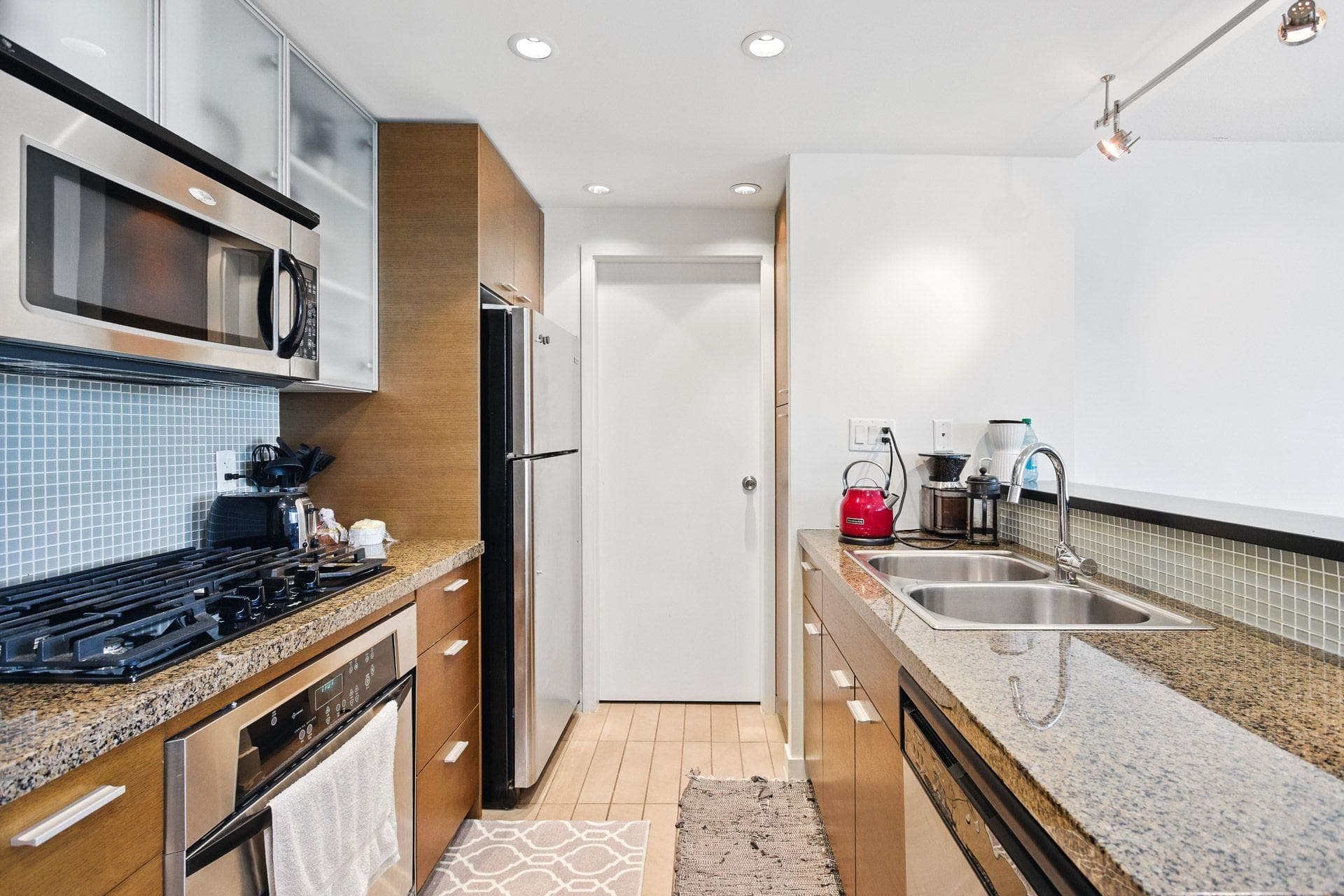 803 - 980 Cooperage Way, Vancouver, V6B 0C3 — photo 5