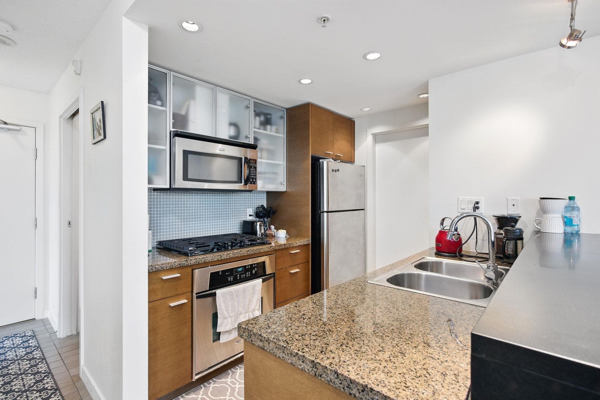 803 - 980 Cooperage Way, Vancouver, V6B 0C3 — photo 4