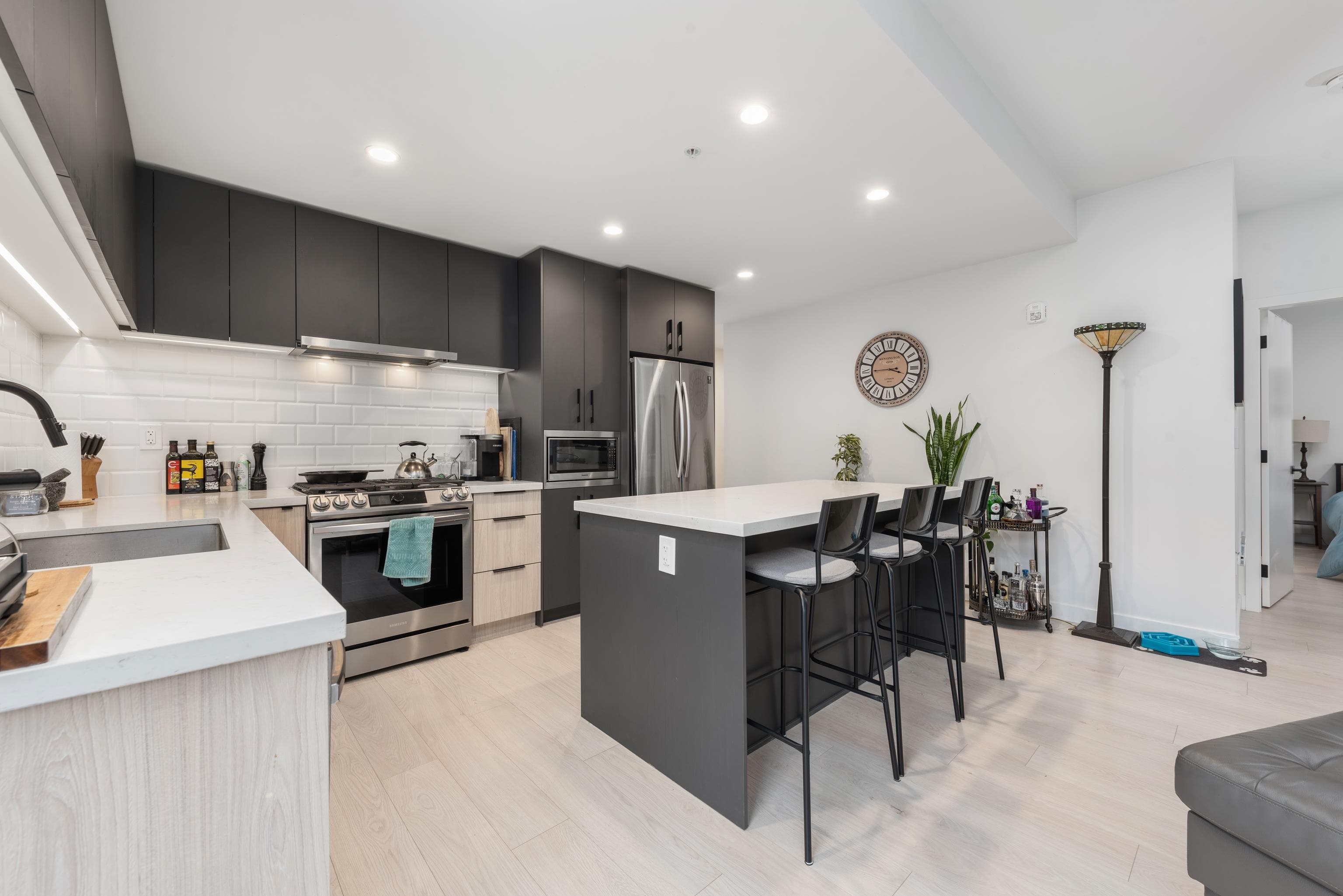 407 - 3018 St. George Street, Port Moody