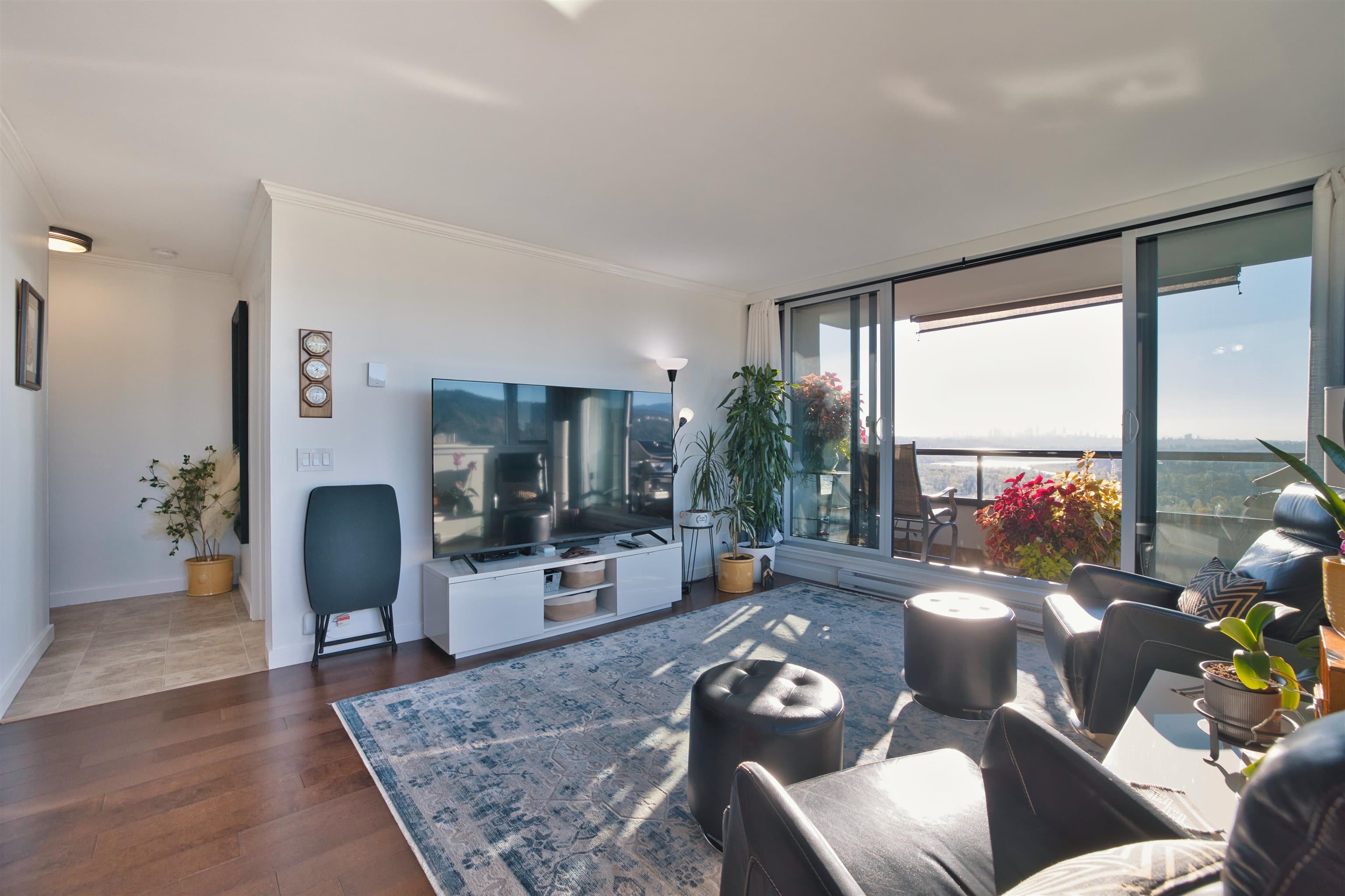 2203 - 3980 Carrigan Court, Burnaby, V3N 4S6 — photo 5