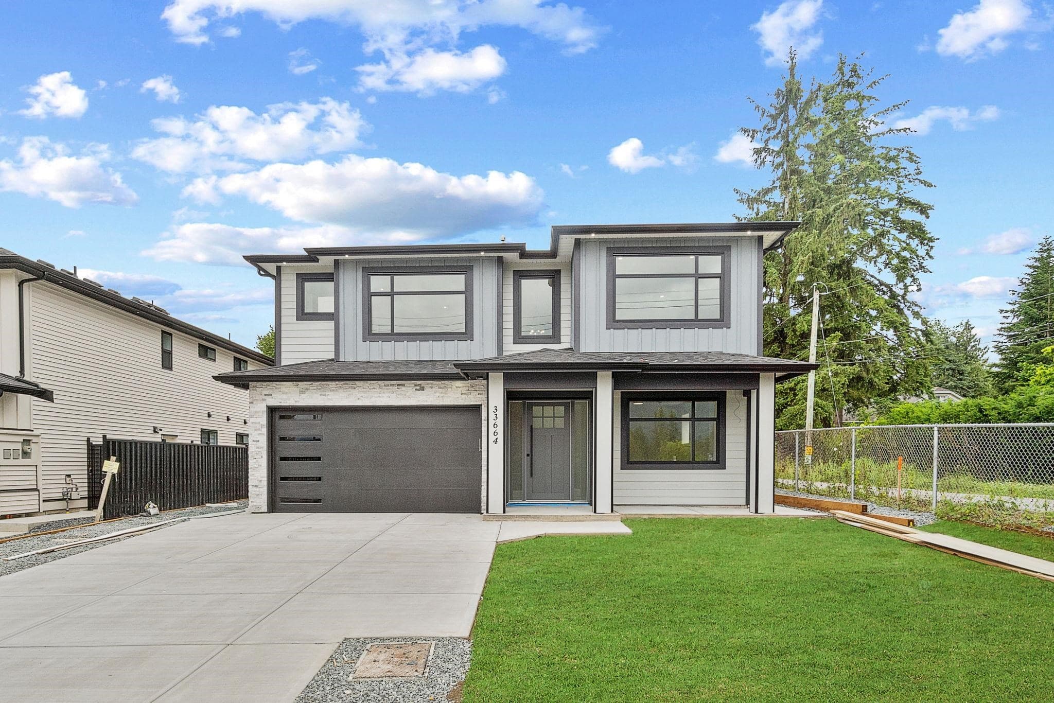 33664 Dewdney Trunk Road, Mission, V2V 6Y4 — photo 2