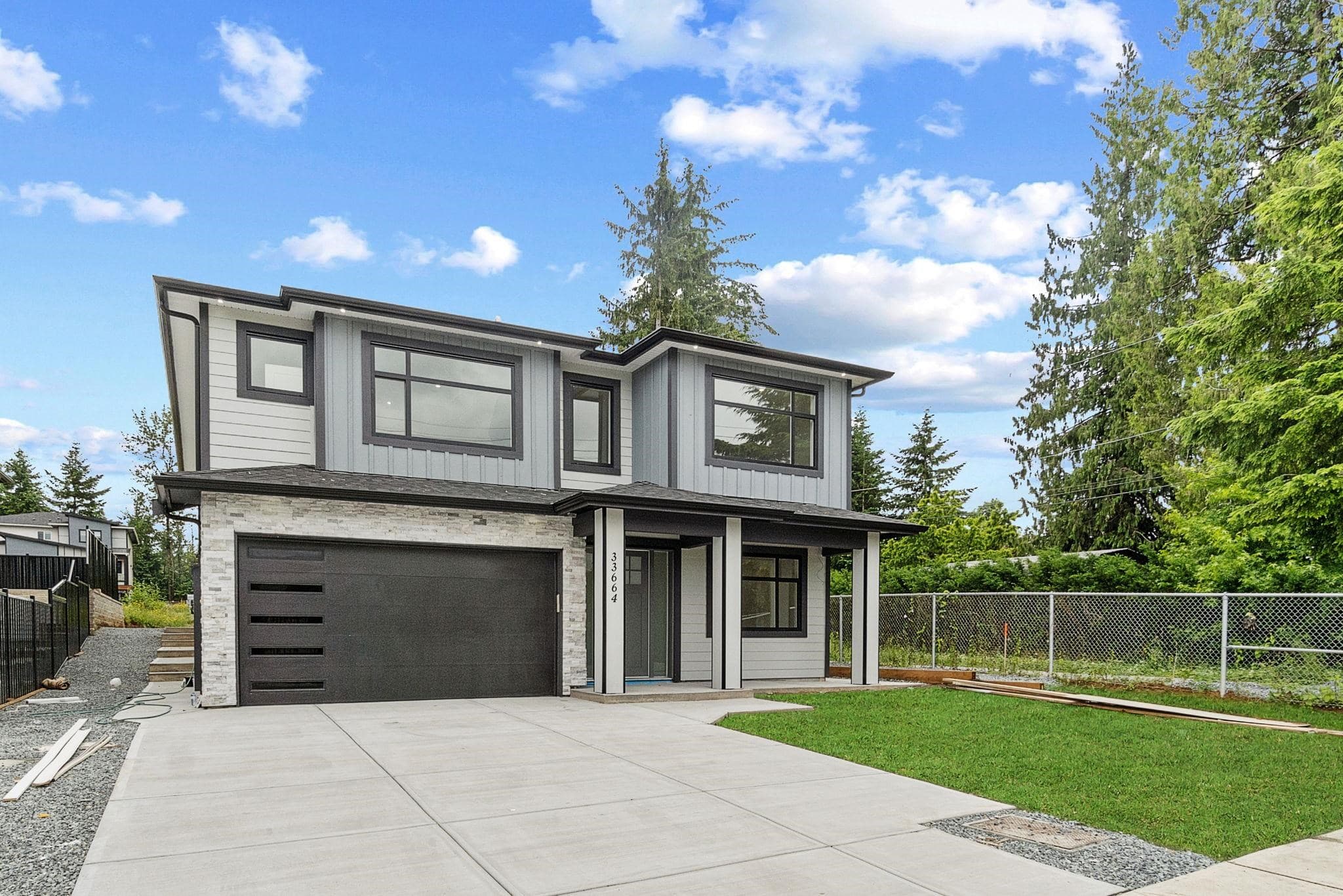 33664 Dewdney Trunk Road, Mission, V2V 6Y4 — photo 1
