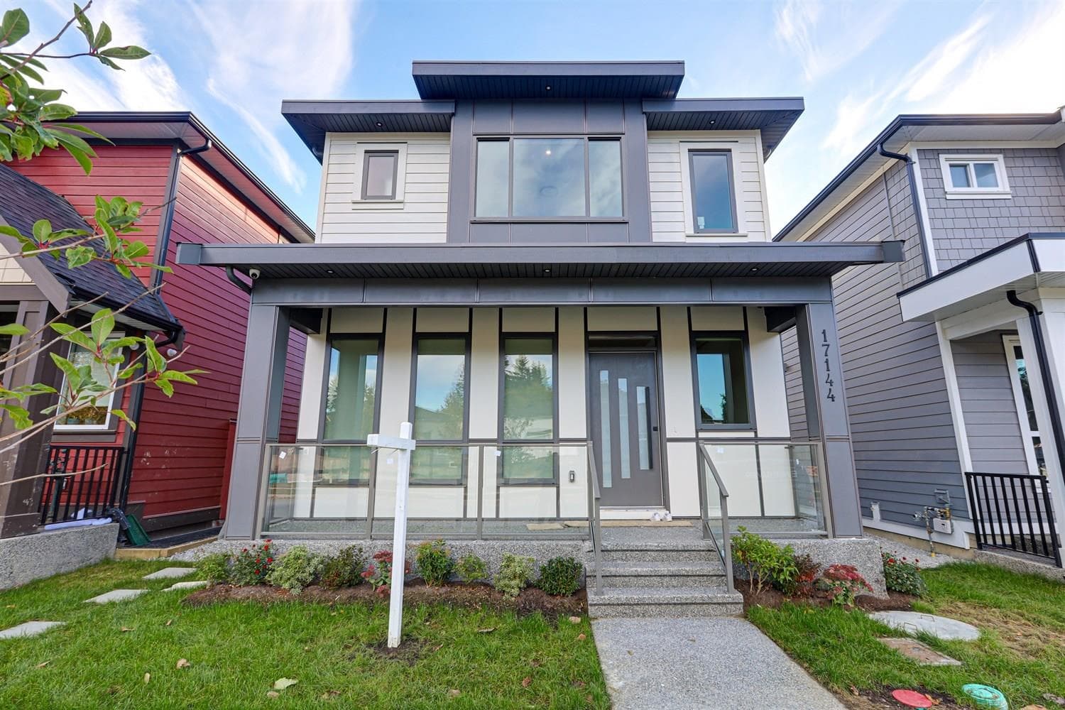 17144 1 Avenue, Surrey, V3Z 9R2 — photo 1