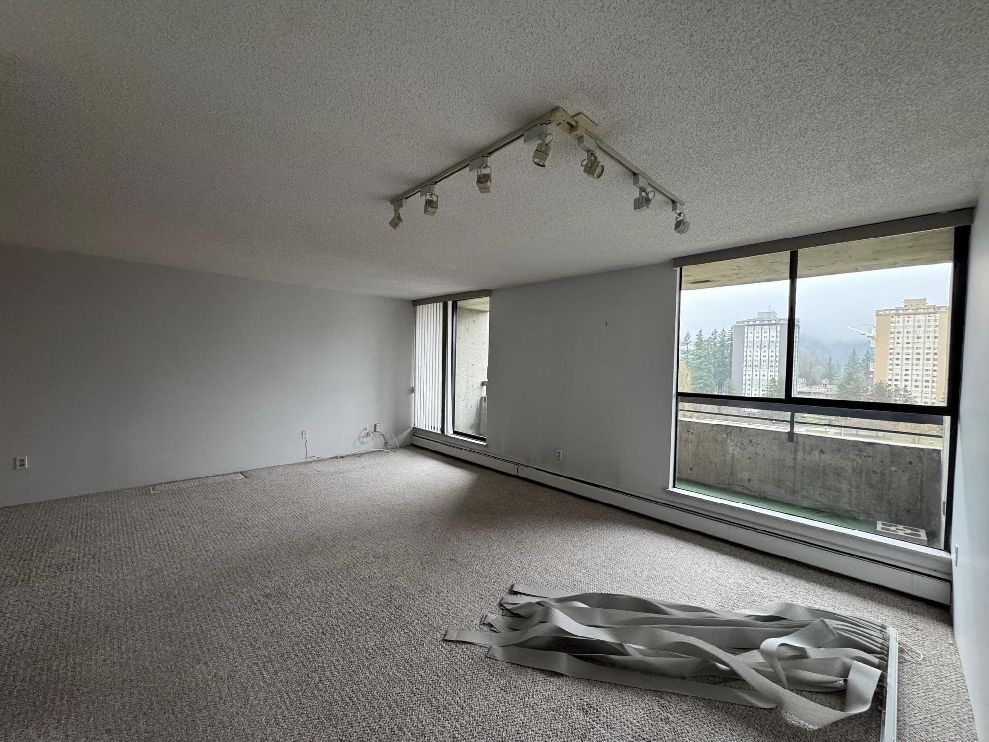 1401 - 3755 Bartlett Court, Burnaby, V3J 7G7 — photo 4