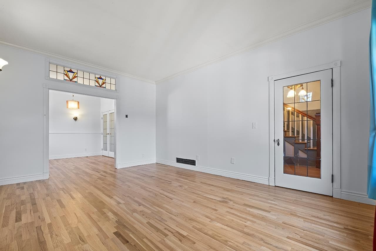 1027 Nanaimo Street, New Westminster, V3M 2E7 — photo 4