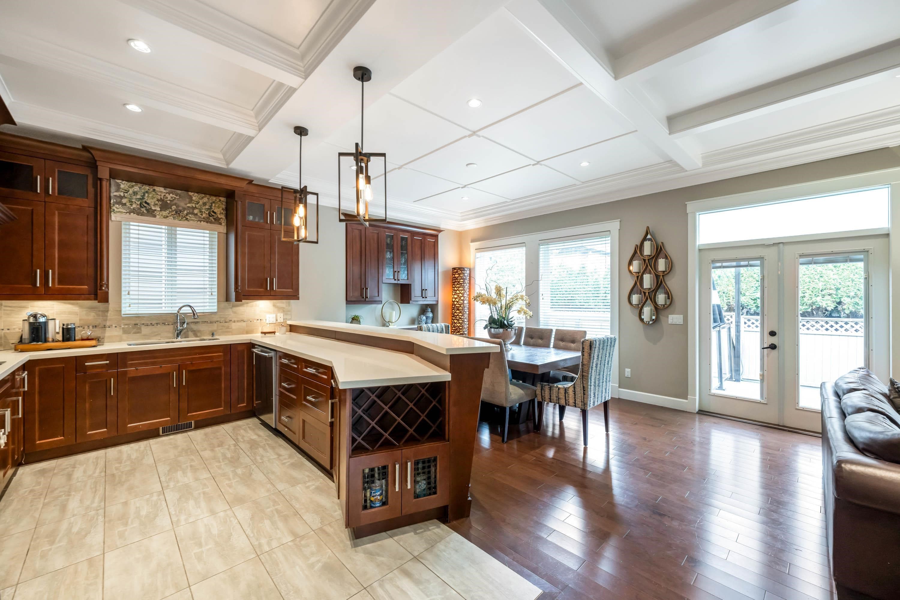 8121 210a Street, Langley, V2Y 0K2 — photo 1