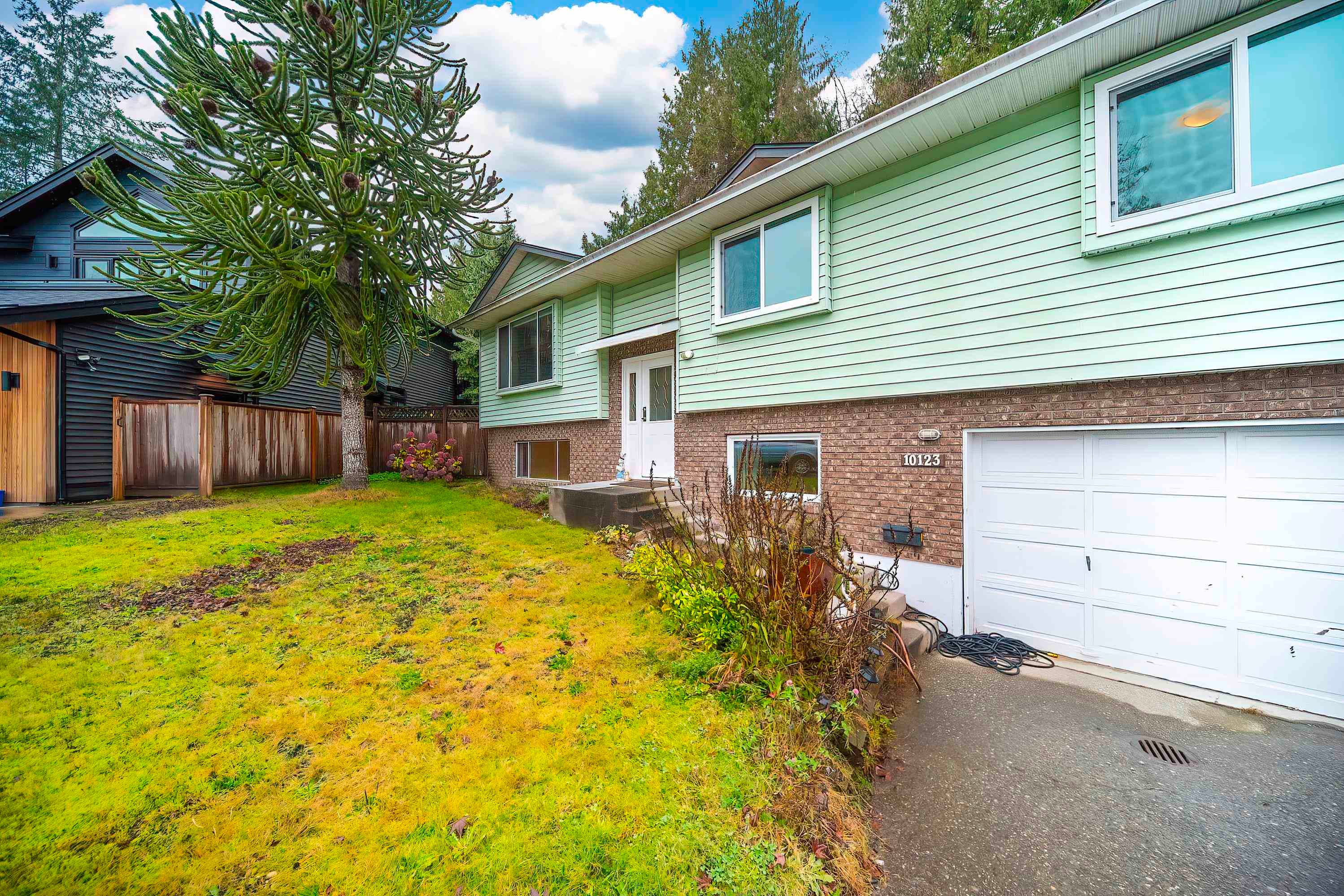 10123 158a Street, Surrey, V4N 2P8 — photo 2
