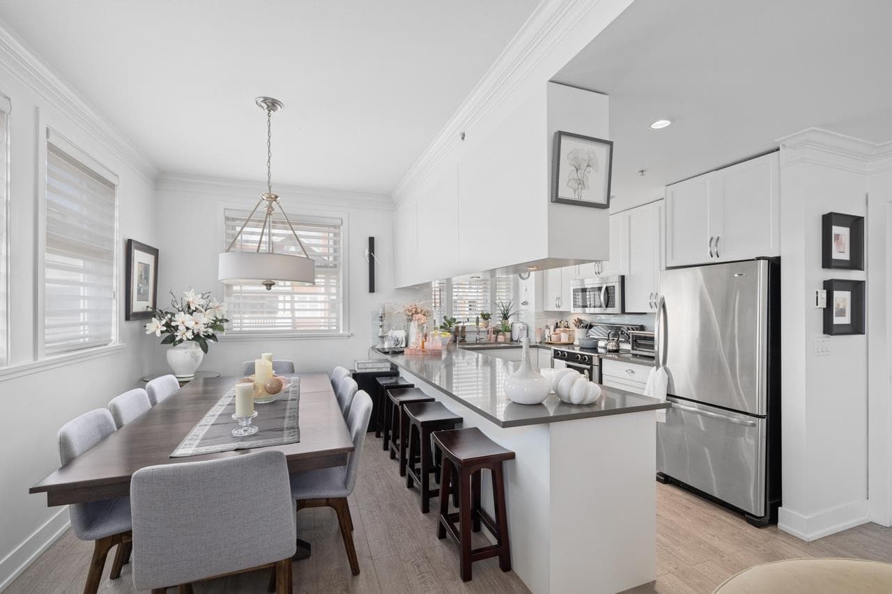 302 - 15392 16a Avenue, Surrey, V4A 1S9 — photo 2