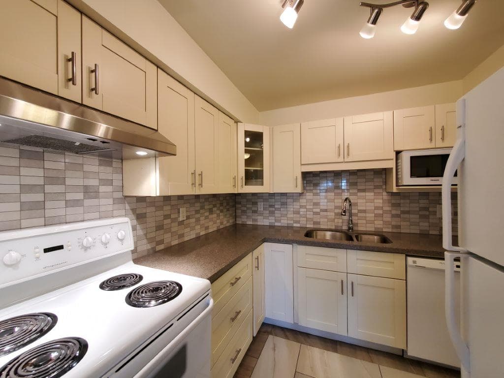 2F - 7411 Minoru Boulevard, Richmond, V6Y 1Z3 — photo 1