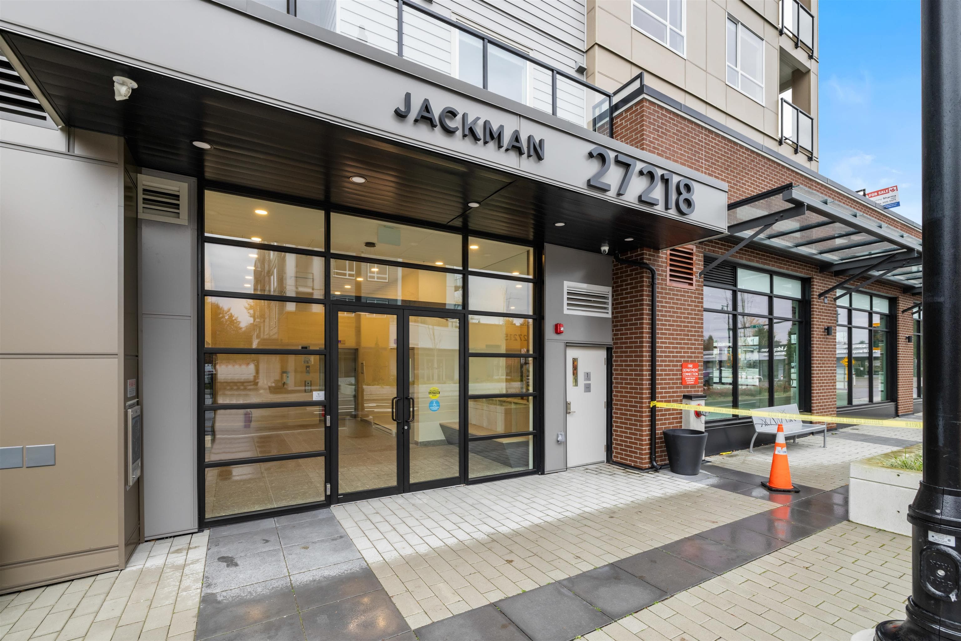 302 - 27218 Aldergrove Town Centre Drive, Langley, V4W 0E4 — photo 2
