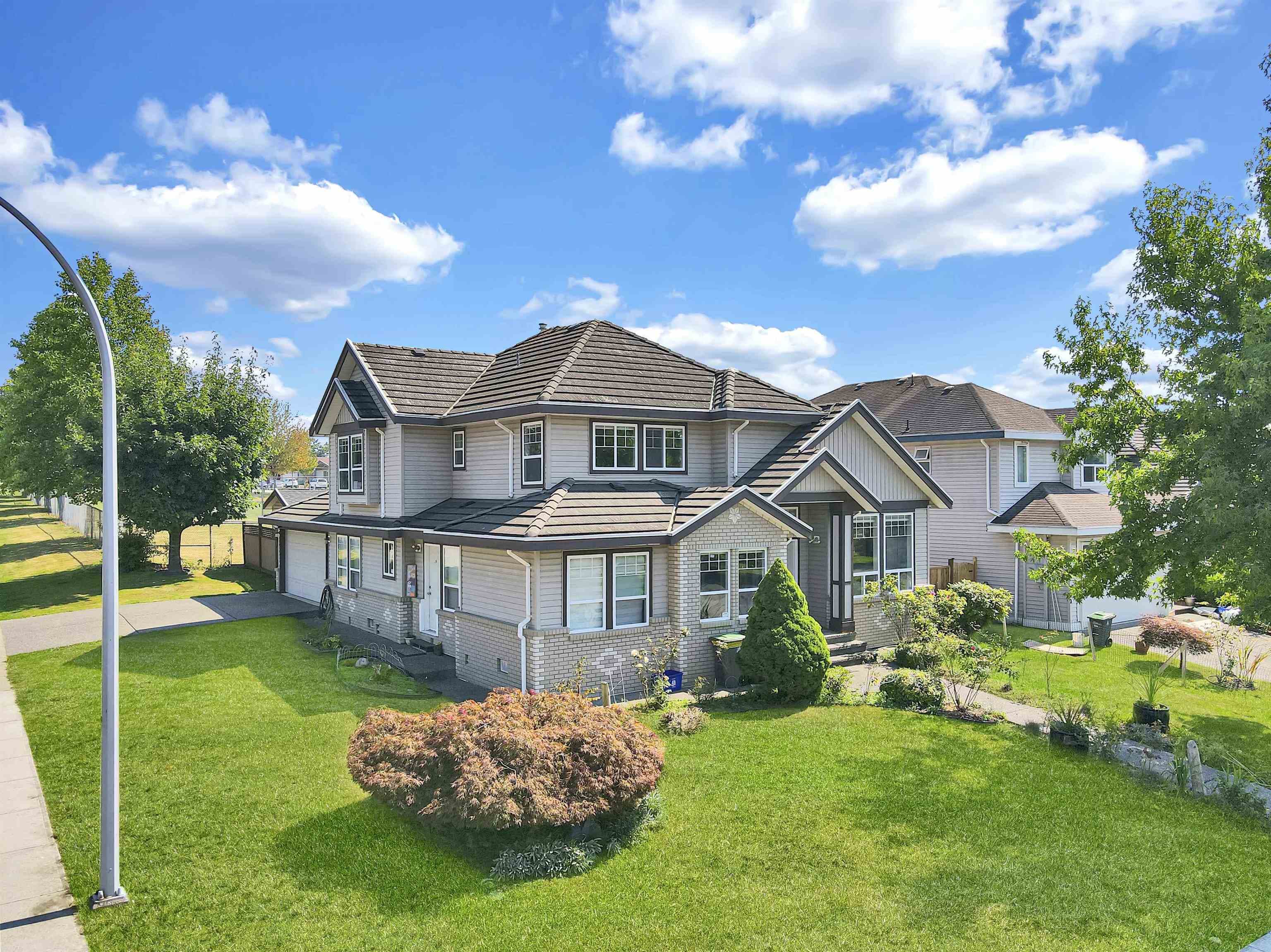 9086 137a Street, Surrey — sold