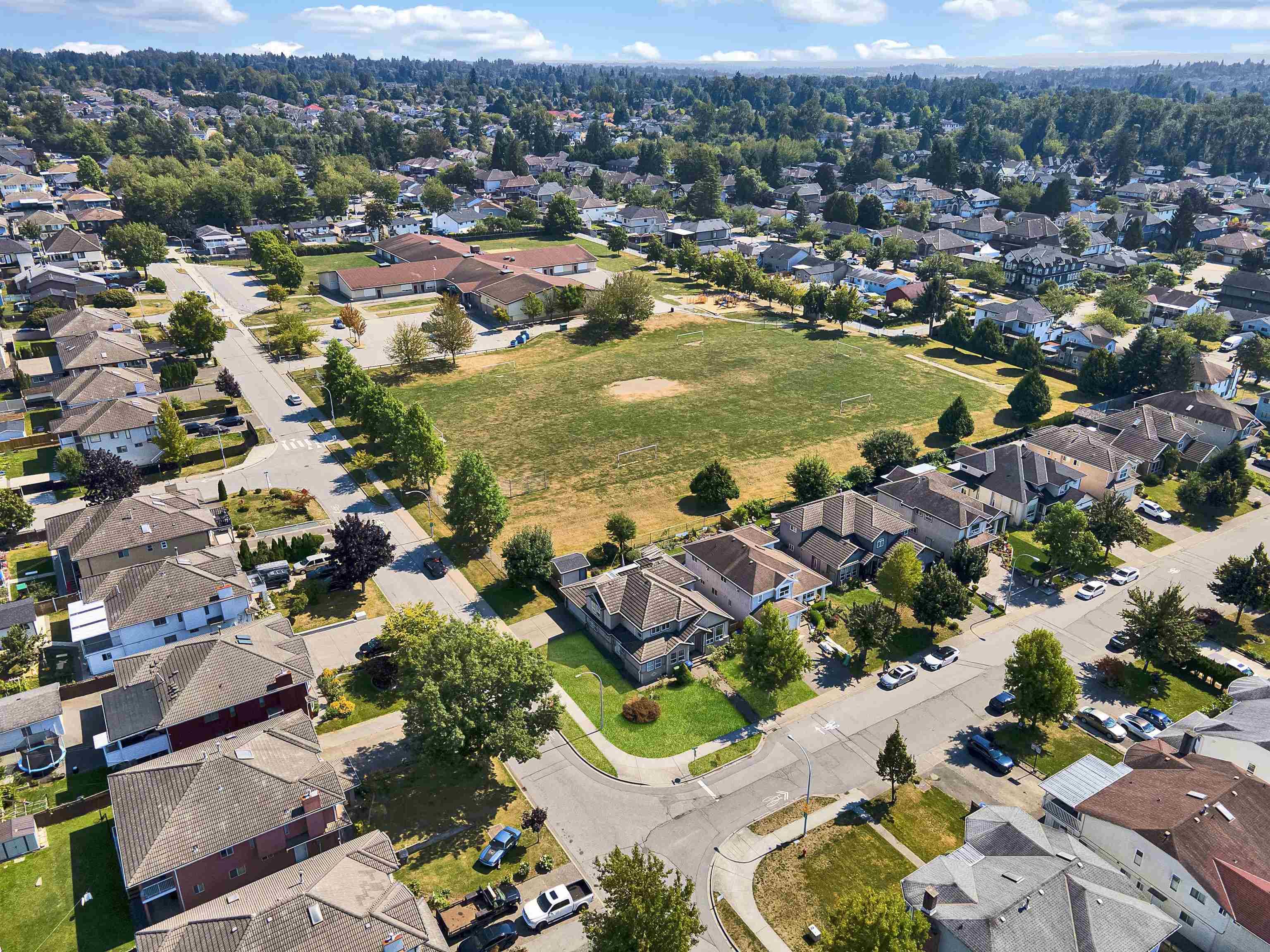 9086 137a Street, Surrey, V3V 7N6 — photo 5