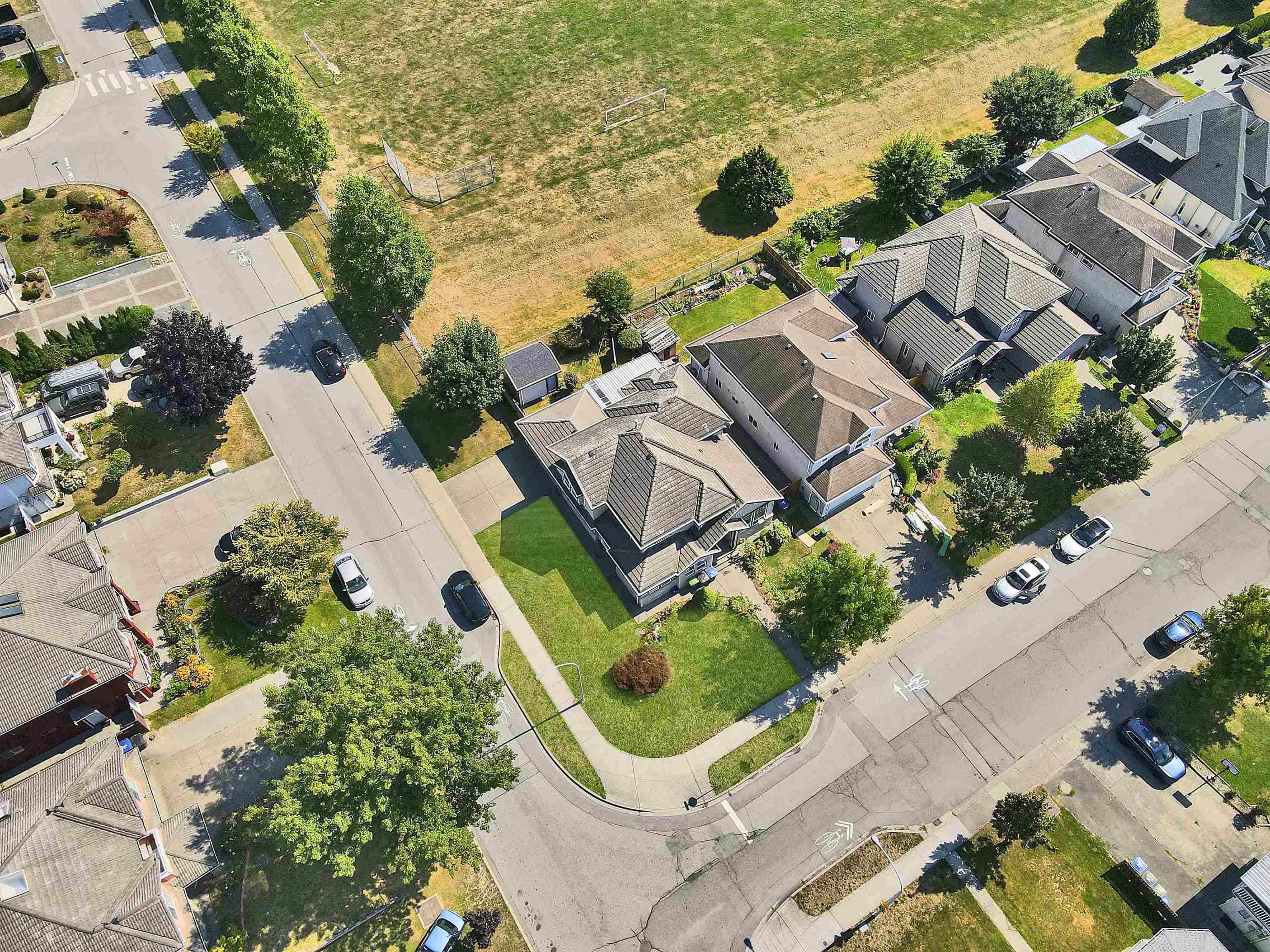 9086 137a Street, Surrey, V3V 7N6 — photo 4