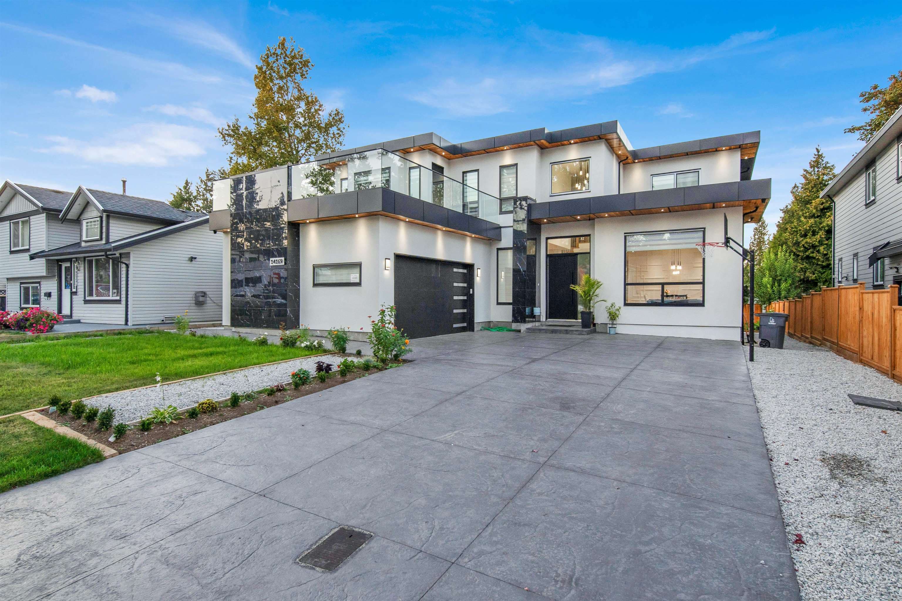 14169 75a Avenue, Surrey, V3W 6S8 — photo 2