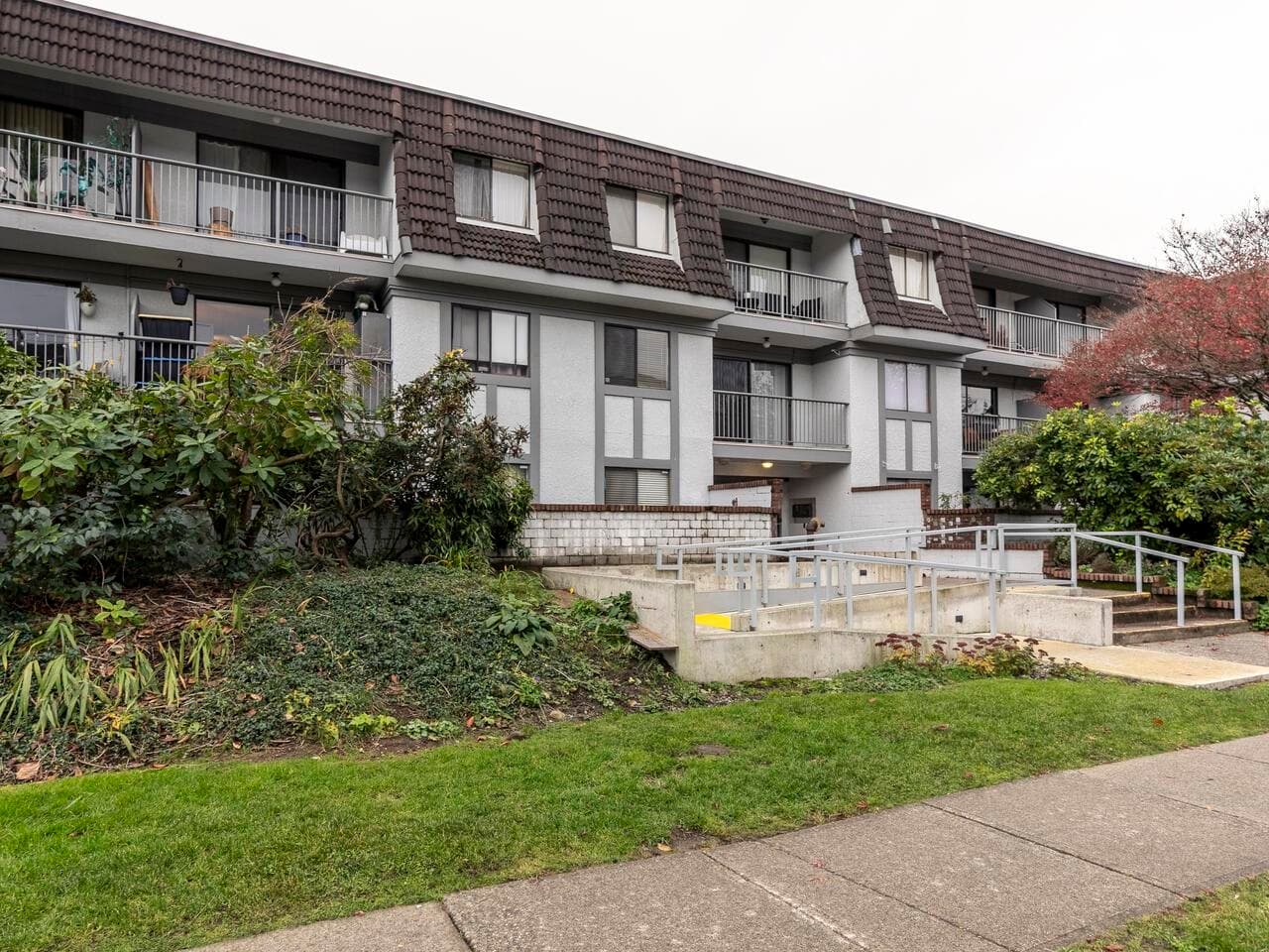 208 - 275 W 2nd Street, North Vancouver, V7M 1C9 — photo 1