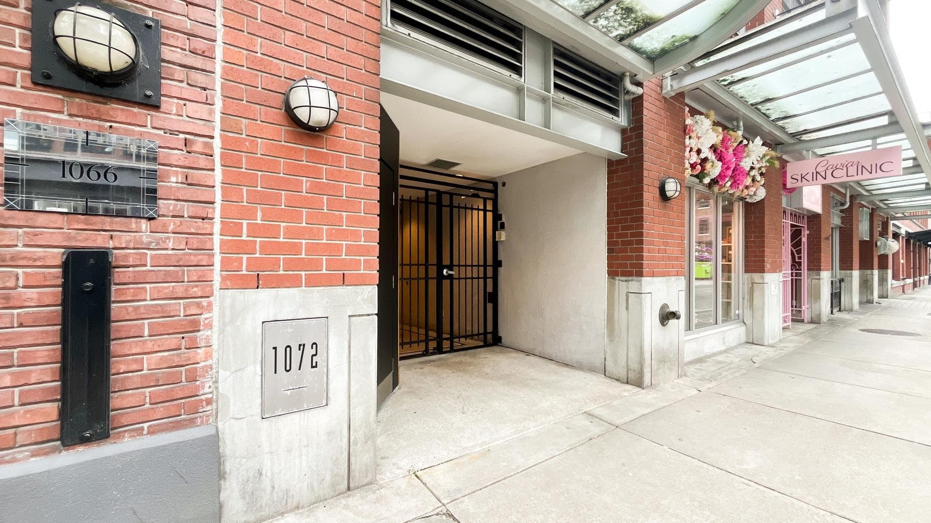 306 - 1072 Hamilton Street, Vancouver, V6B 2R9 — photo 2
