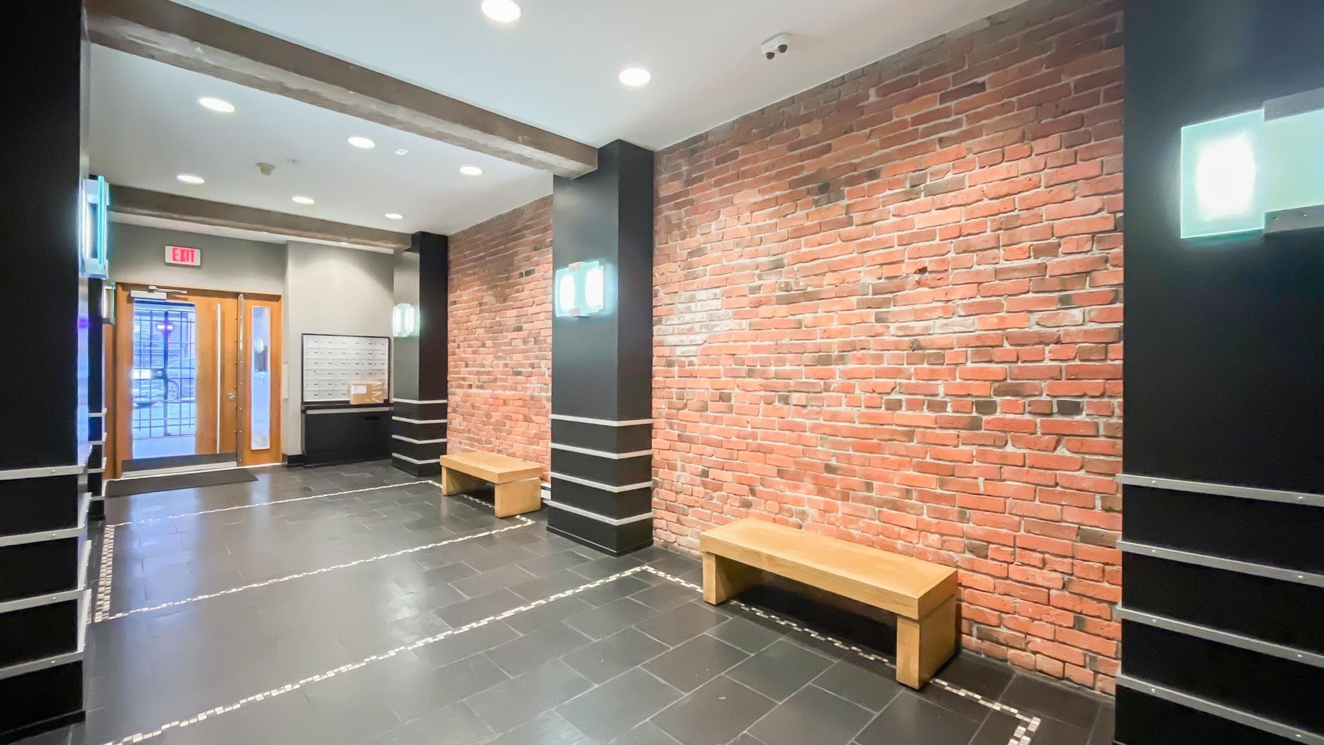 306 - 1072 Hamilton Street, Vancouver, V6B 2R9 — photo 4