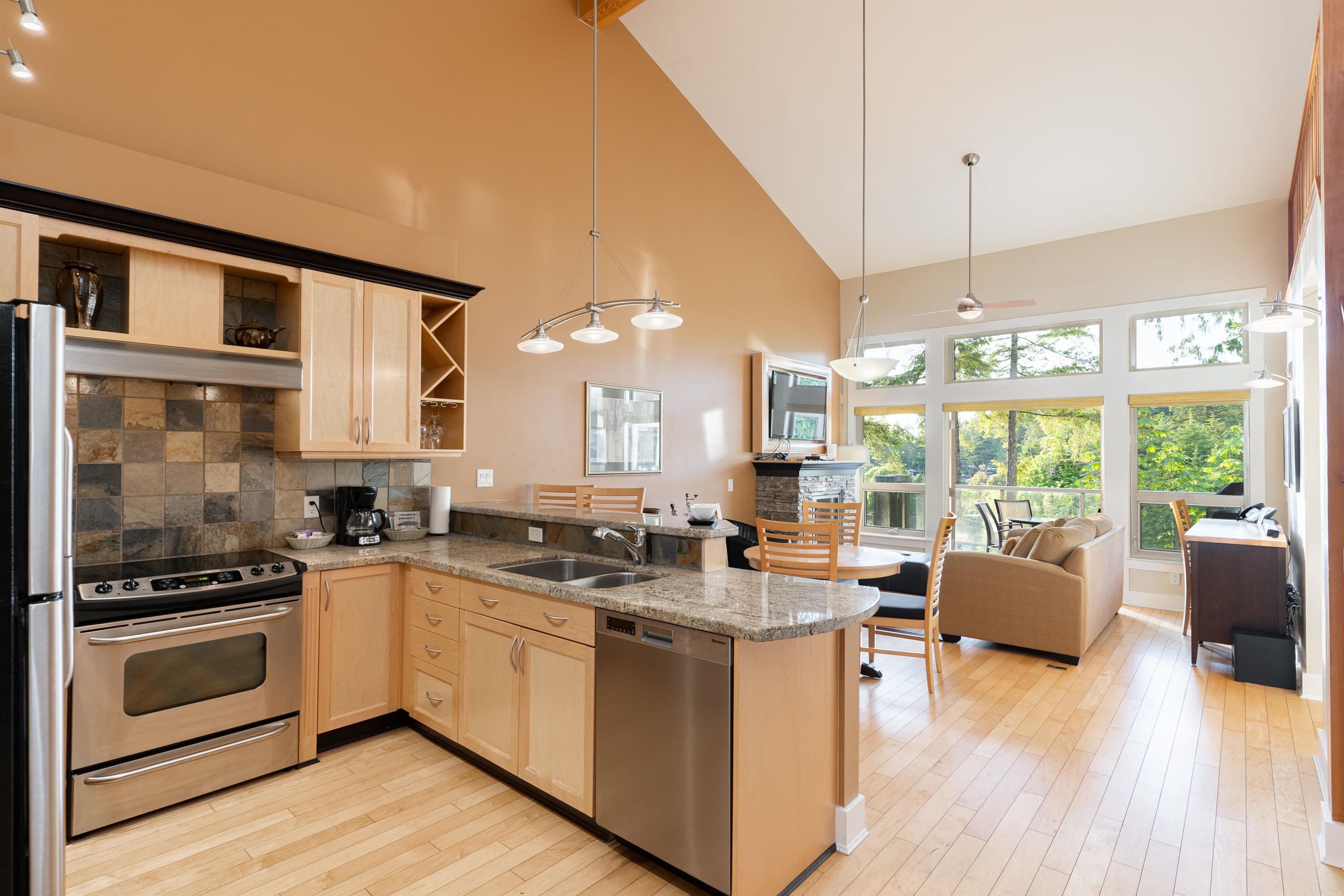 30B - 12849 Lagoon Road, Madeira Park, V0N 2H0 — photo 5