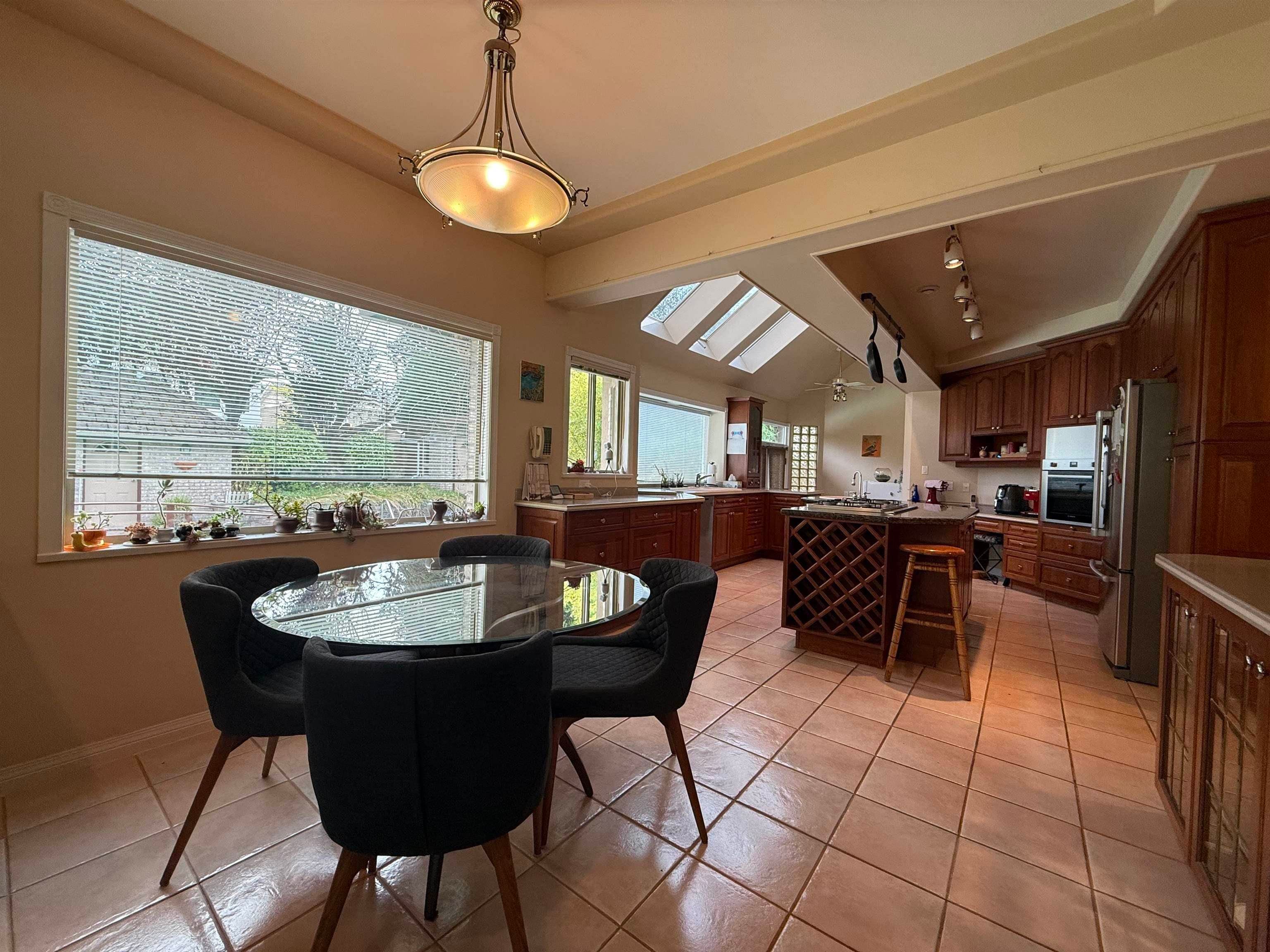 1136 Smith Avenue, Coquitlam, V3J 2X8 — photo 4
