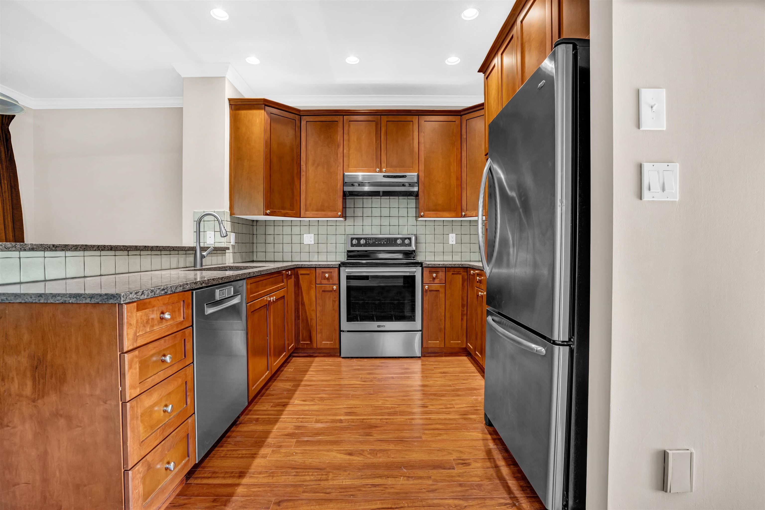 10 - 2381 Argue Street, Port Coquitlam, V3C 6P9 — photo 2