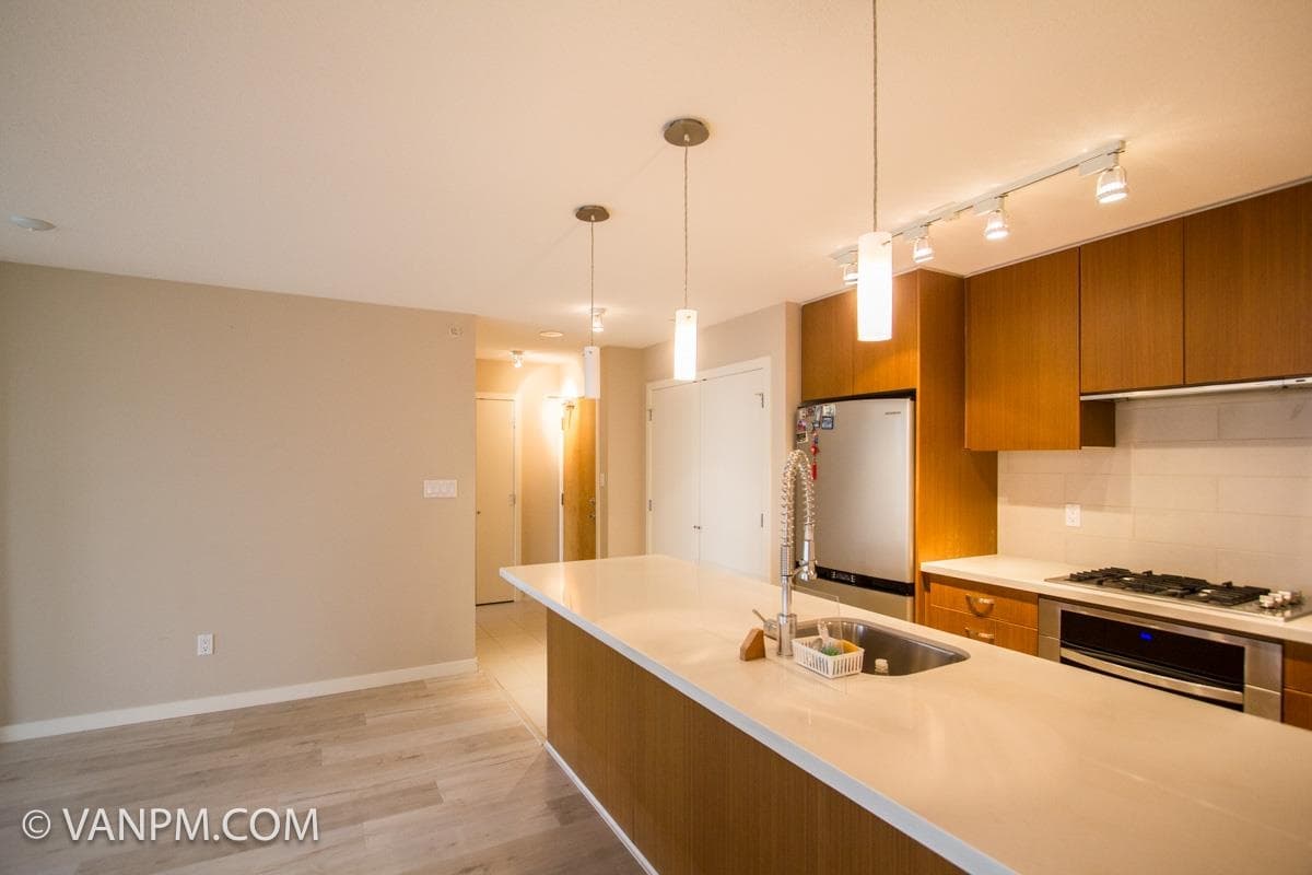 601 - 2982 Burlington Drive, Coquitlam, V3B 0B3 — photo 5